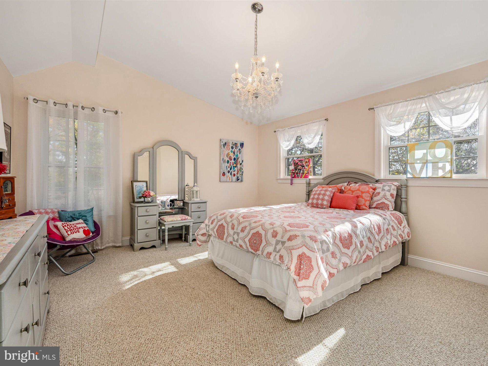 LAUREL WOODS - Residential