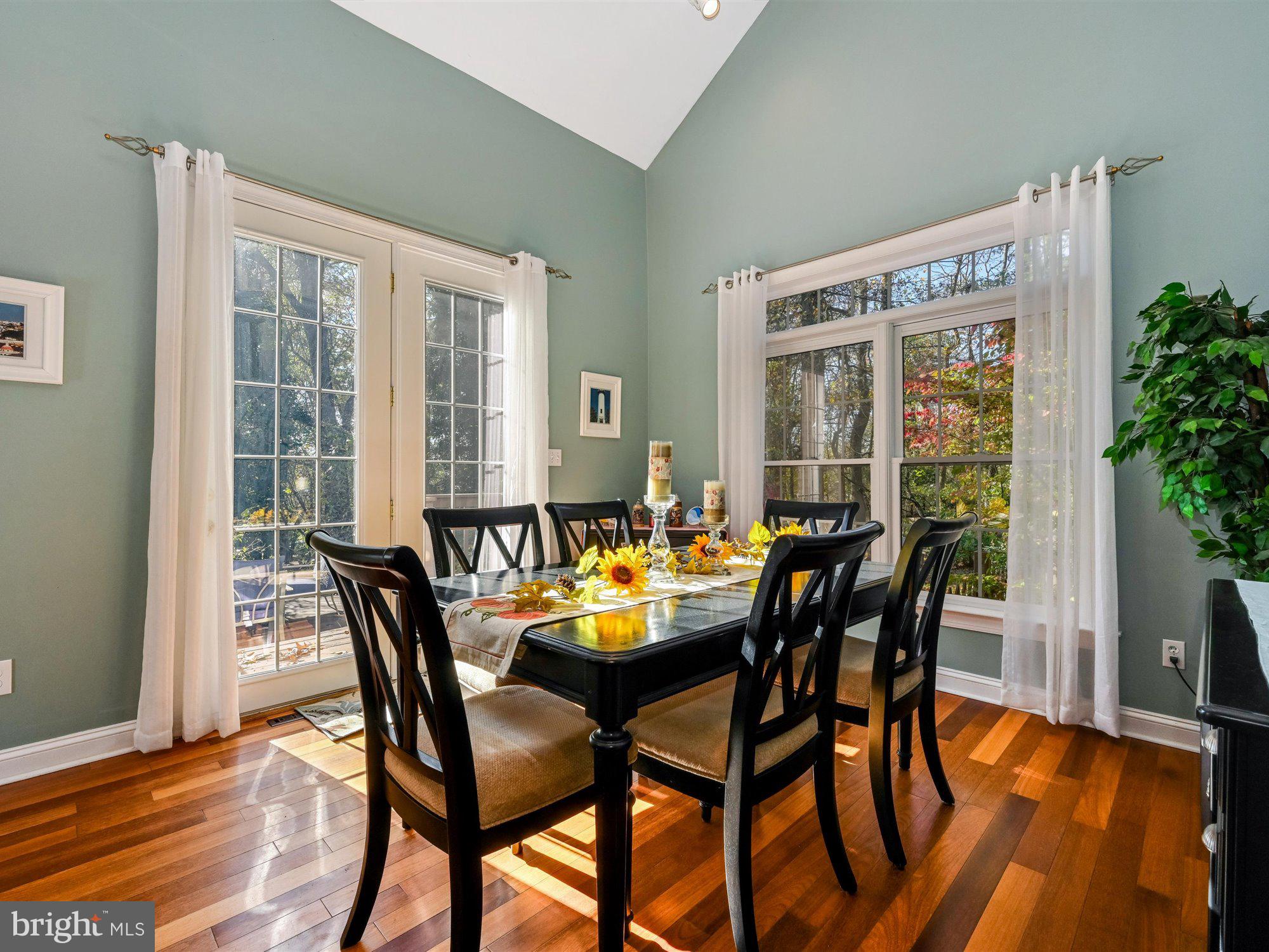 LAUREL WOODS - Residential