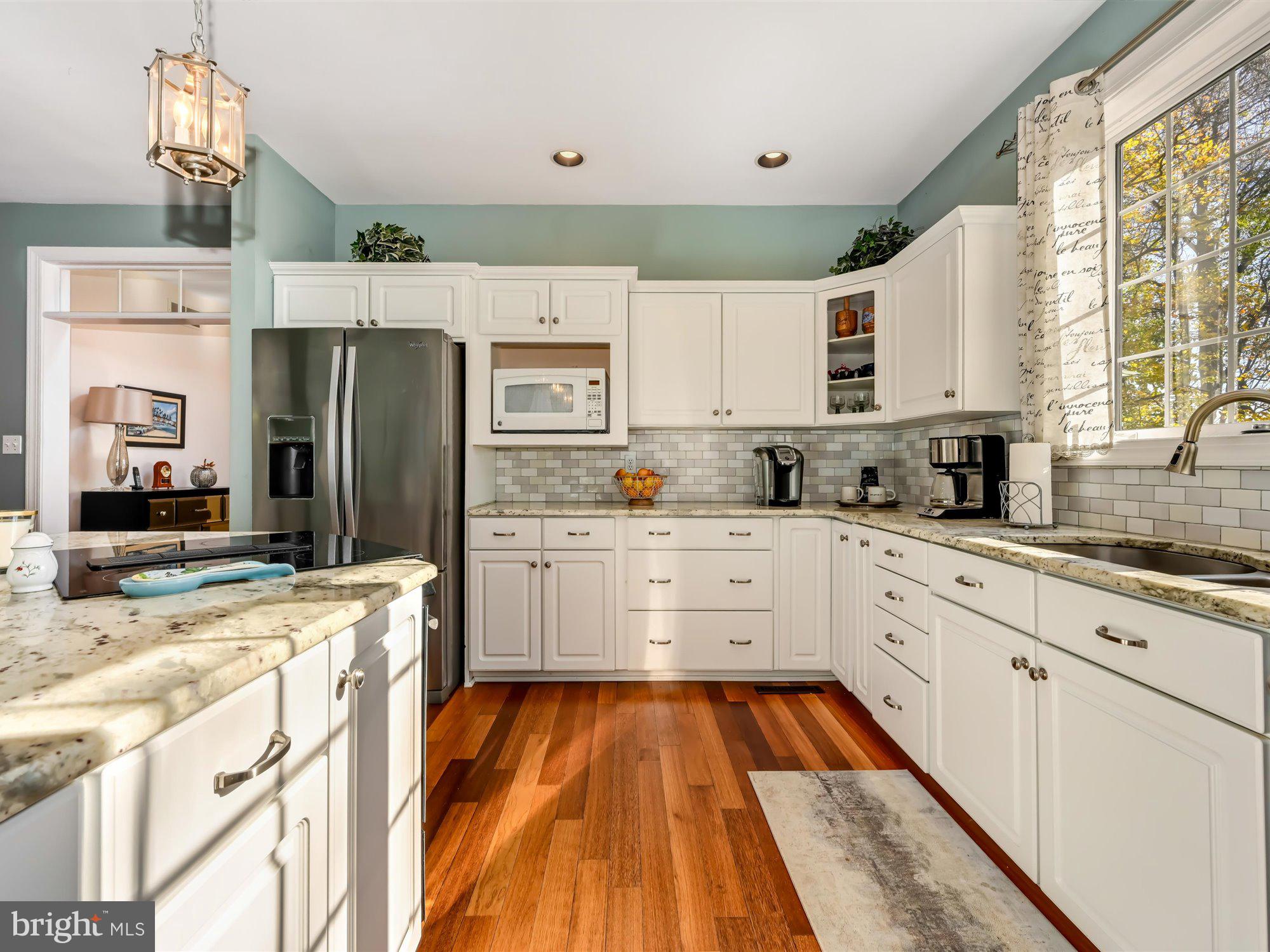 LAUREL WOODS - Residential