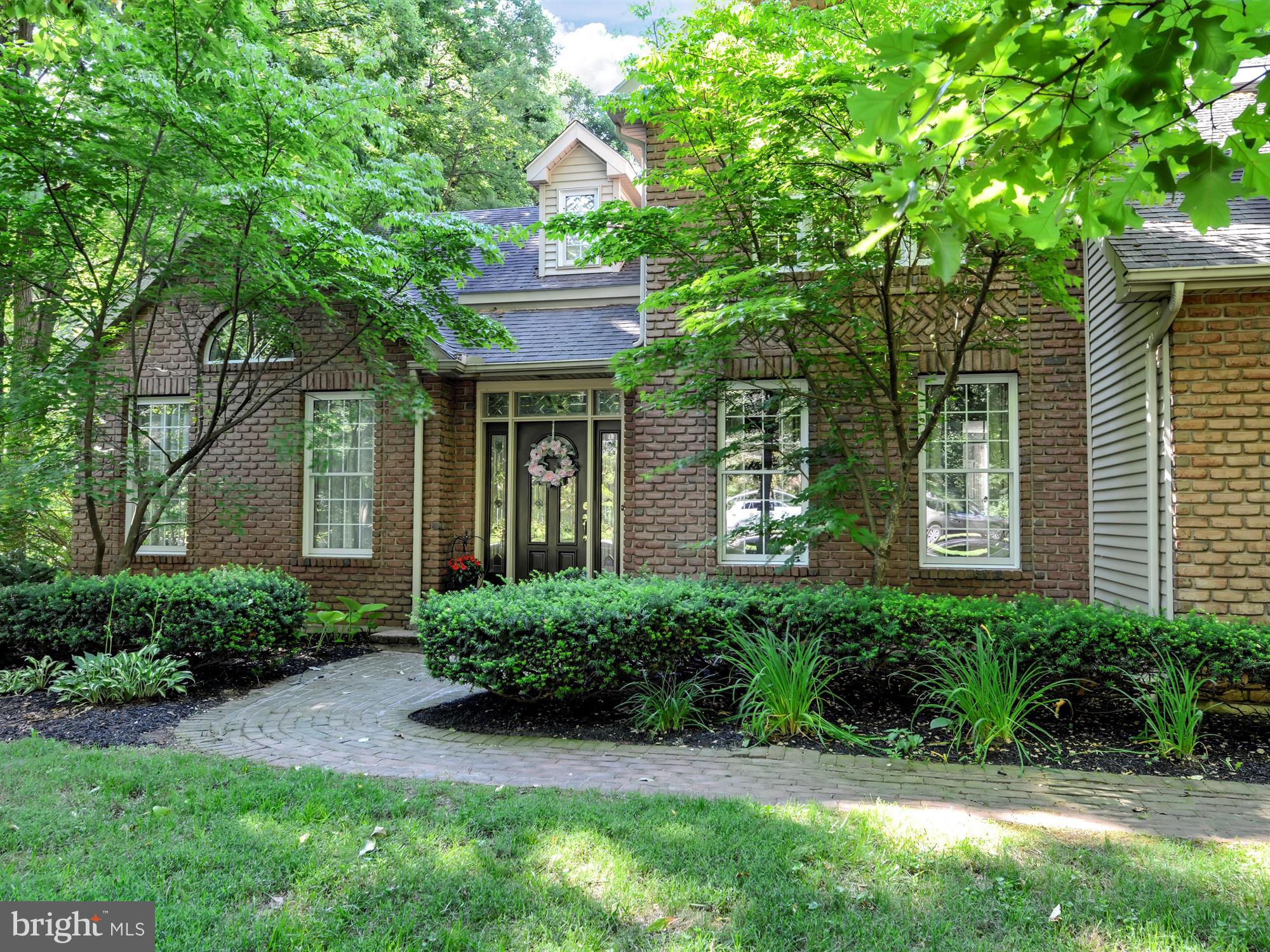 LAUREL WOODS - Residential