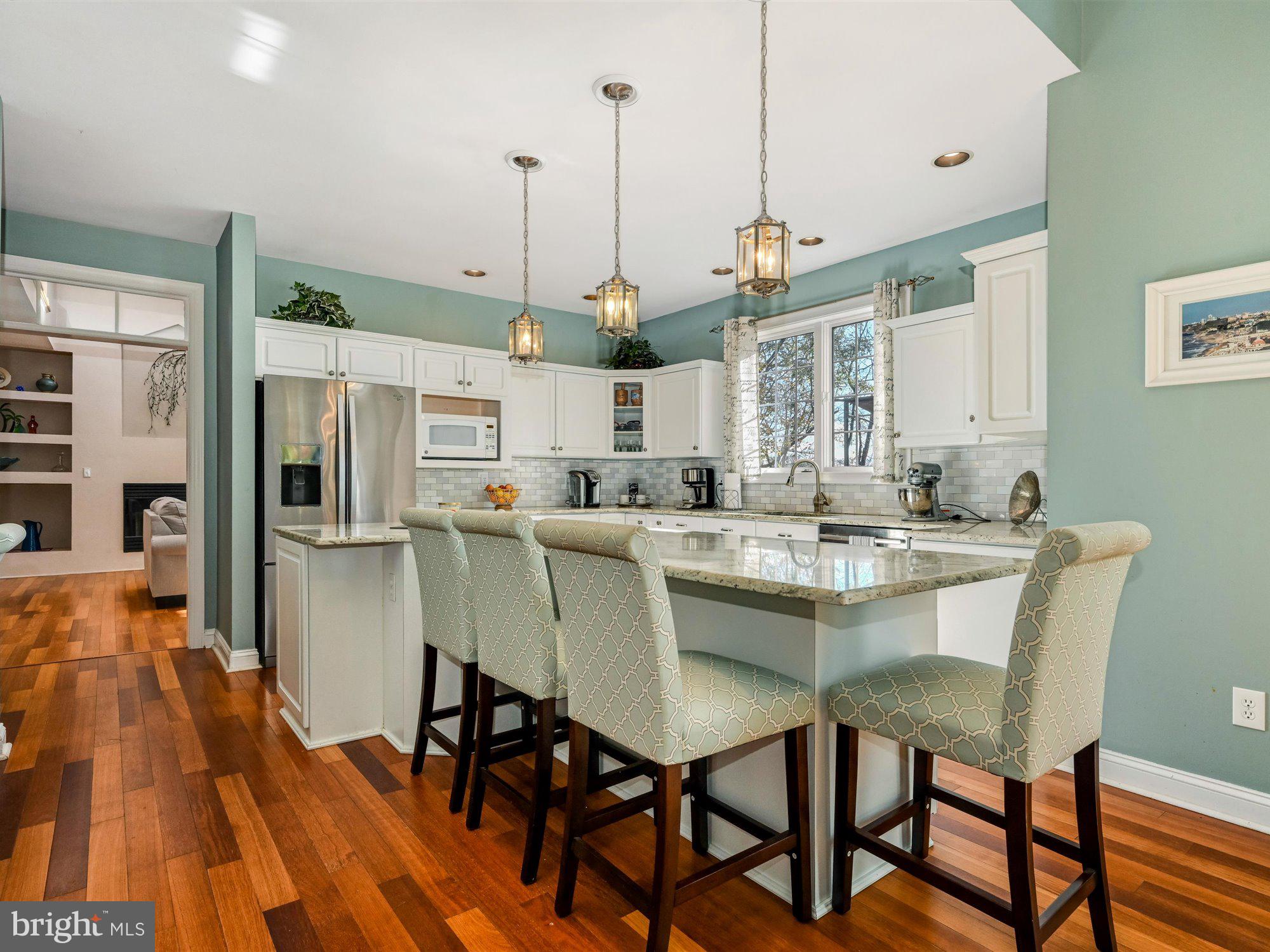 LAUREL WOODS - Residential