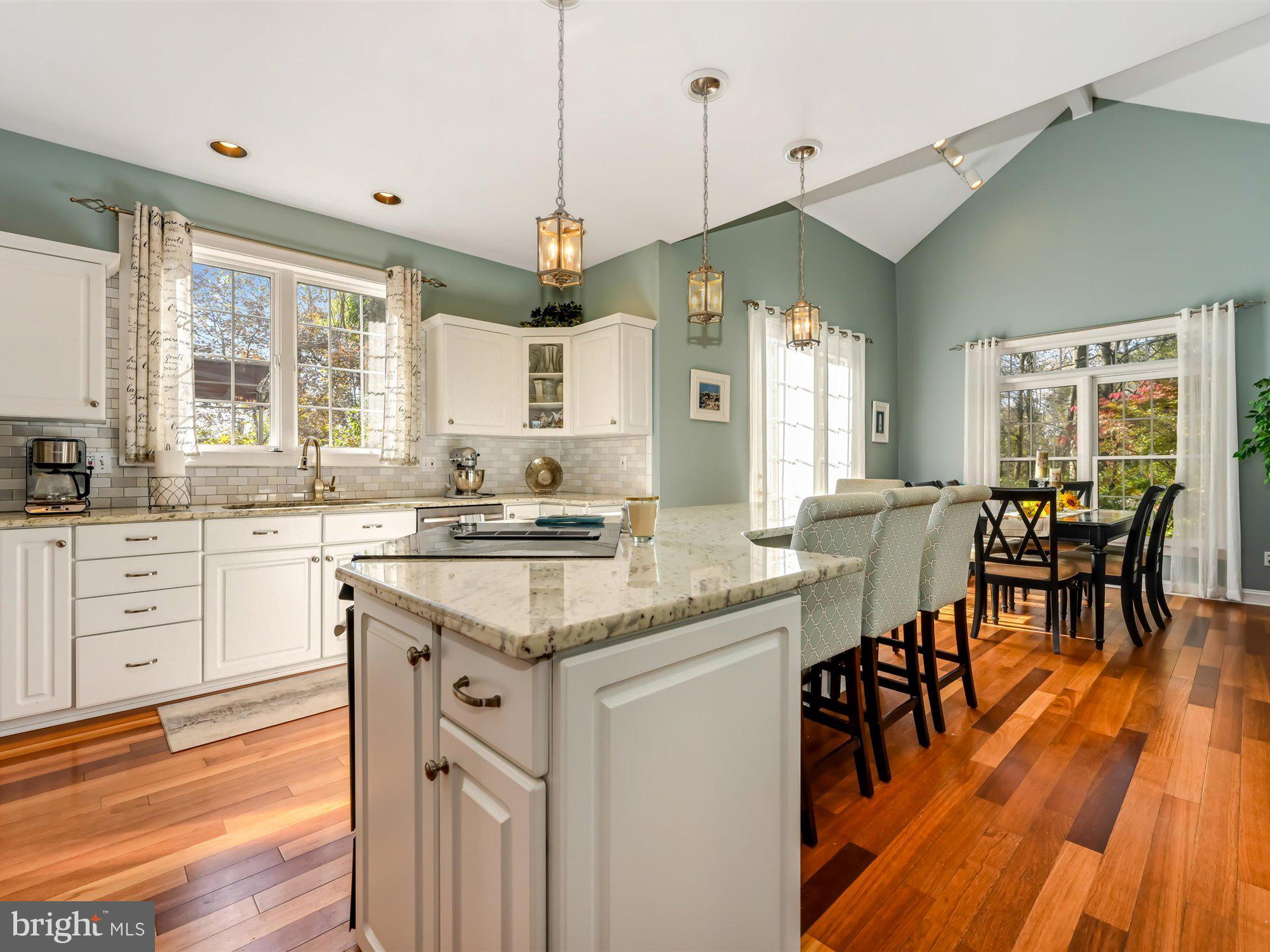 LAUREL WOODS - Residential