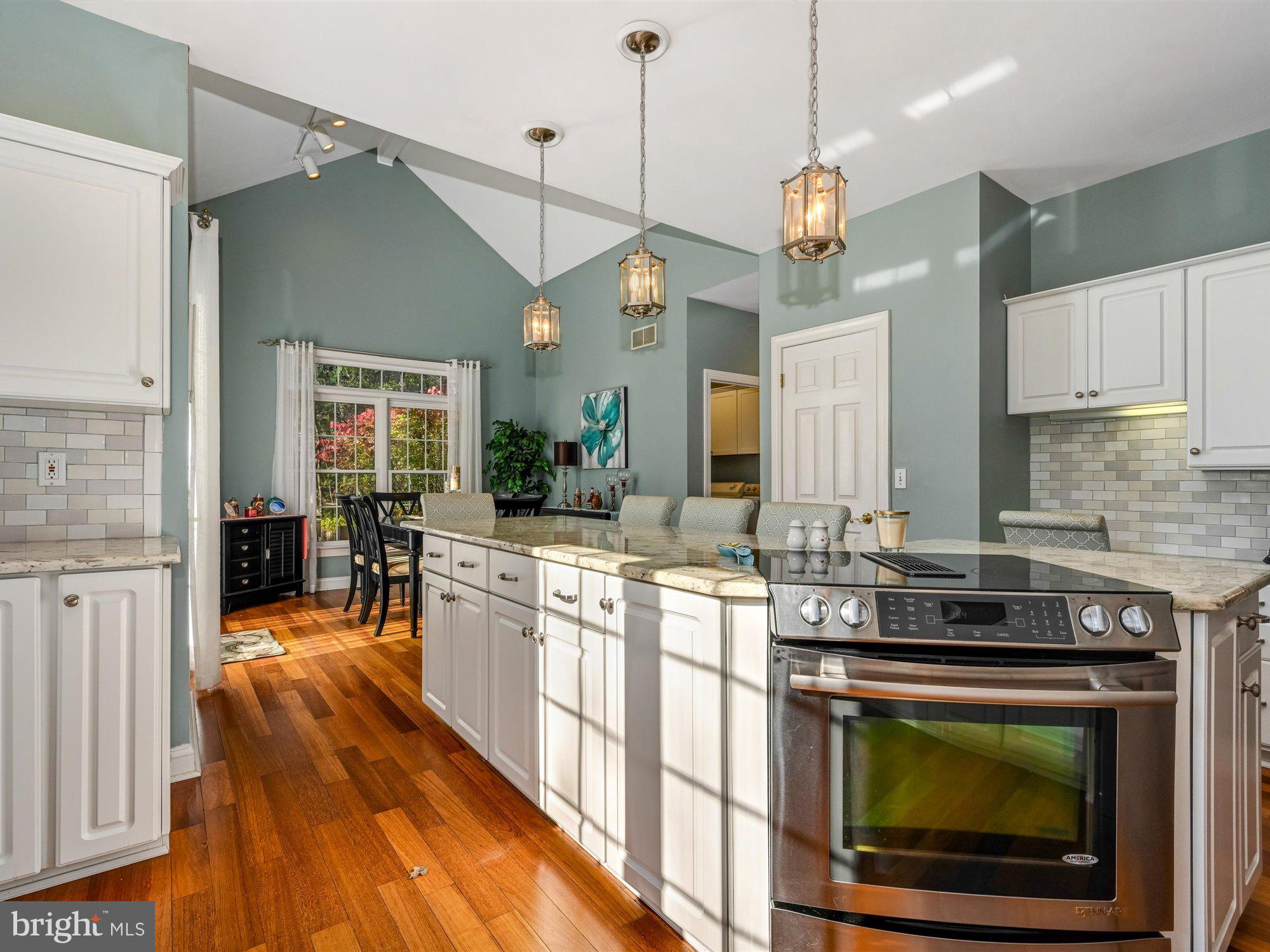 LAUREL WOODS - Residential