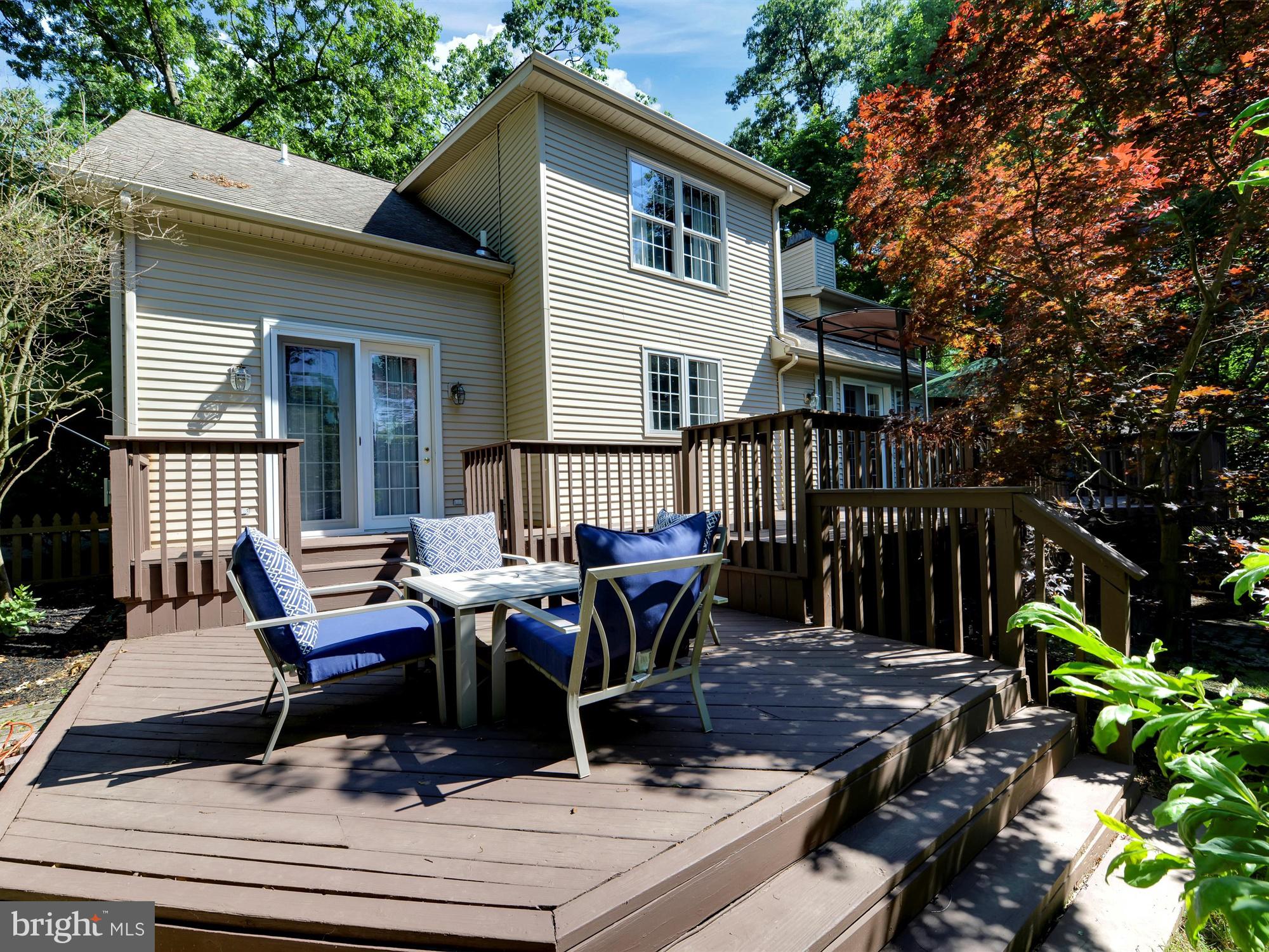 LAUREL WOODS - Residential