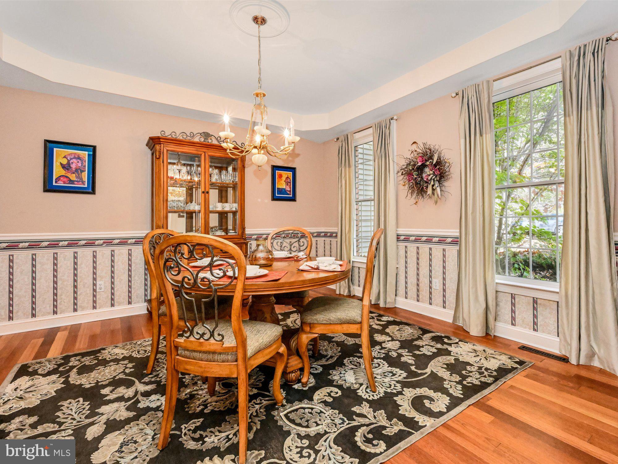 LAUREL WOODS - Residential