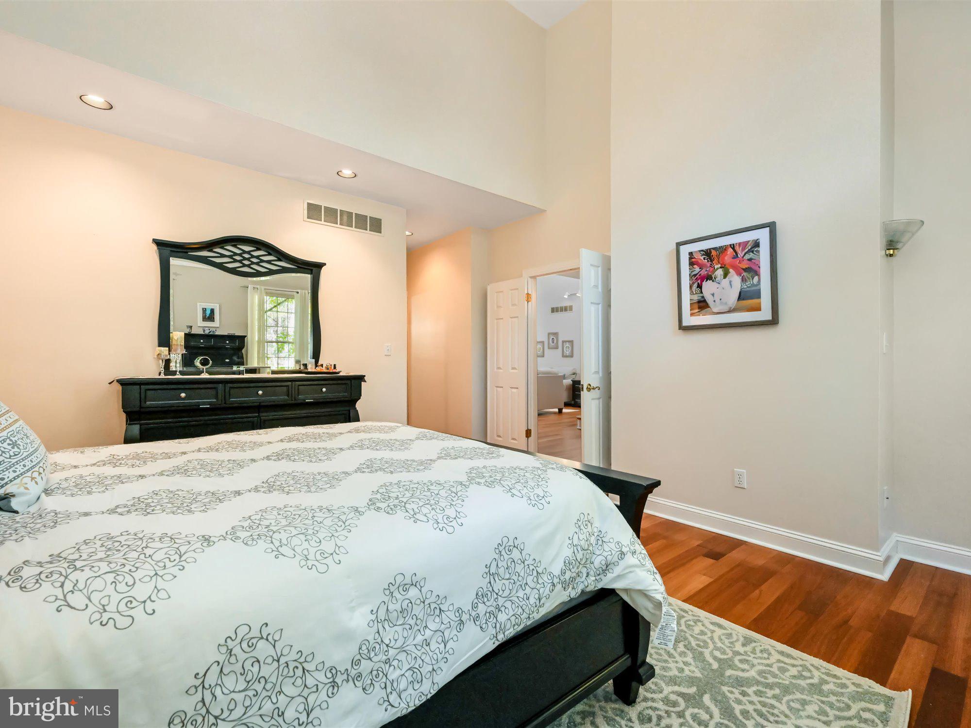 LAUREL WOODS - Residential