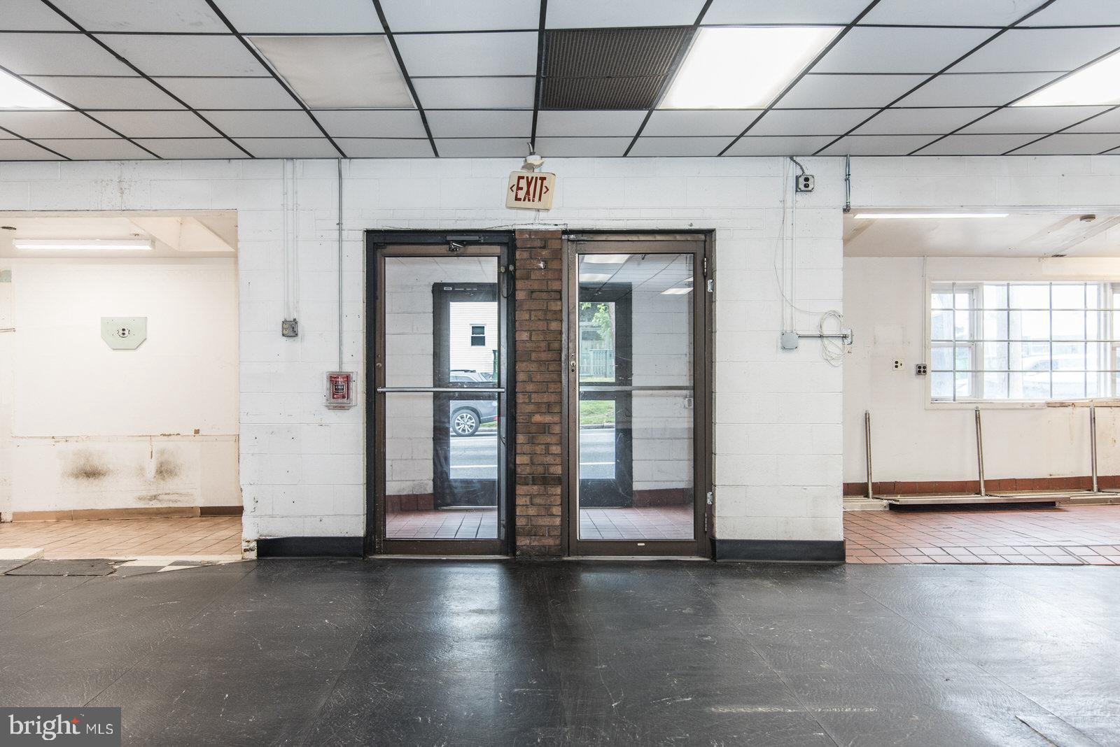 MAYFAIR - Commercial Sale