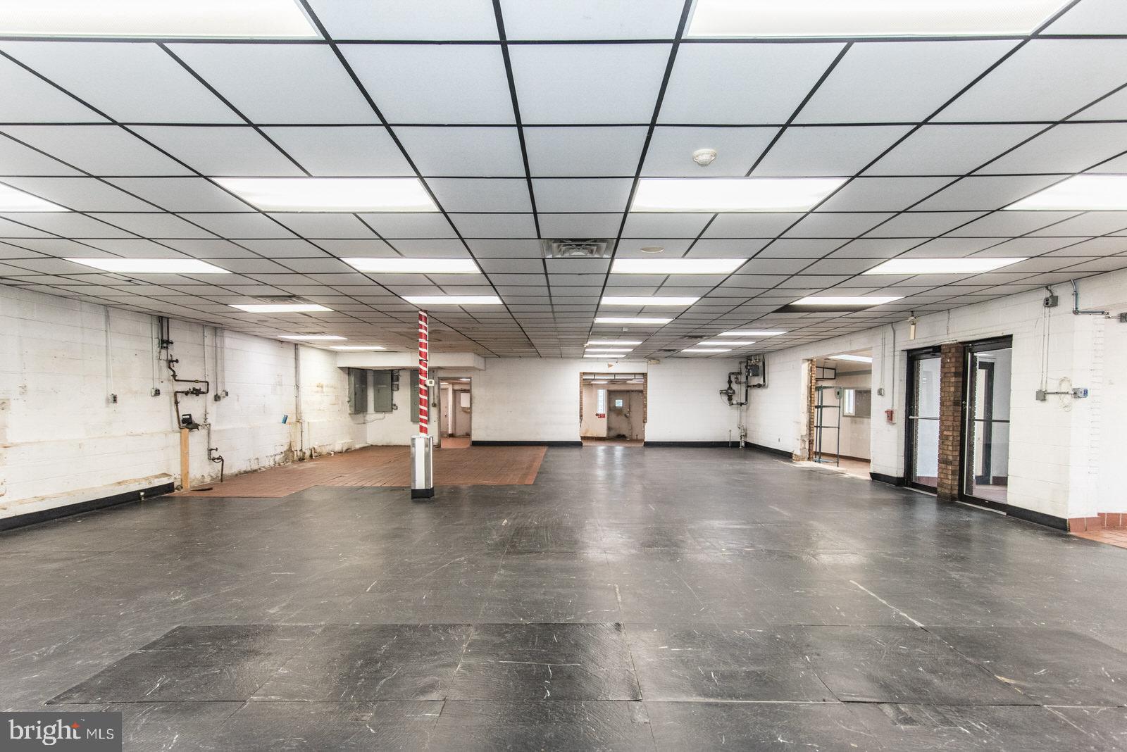 MAYFAIR - Commercial Sale