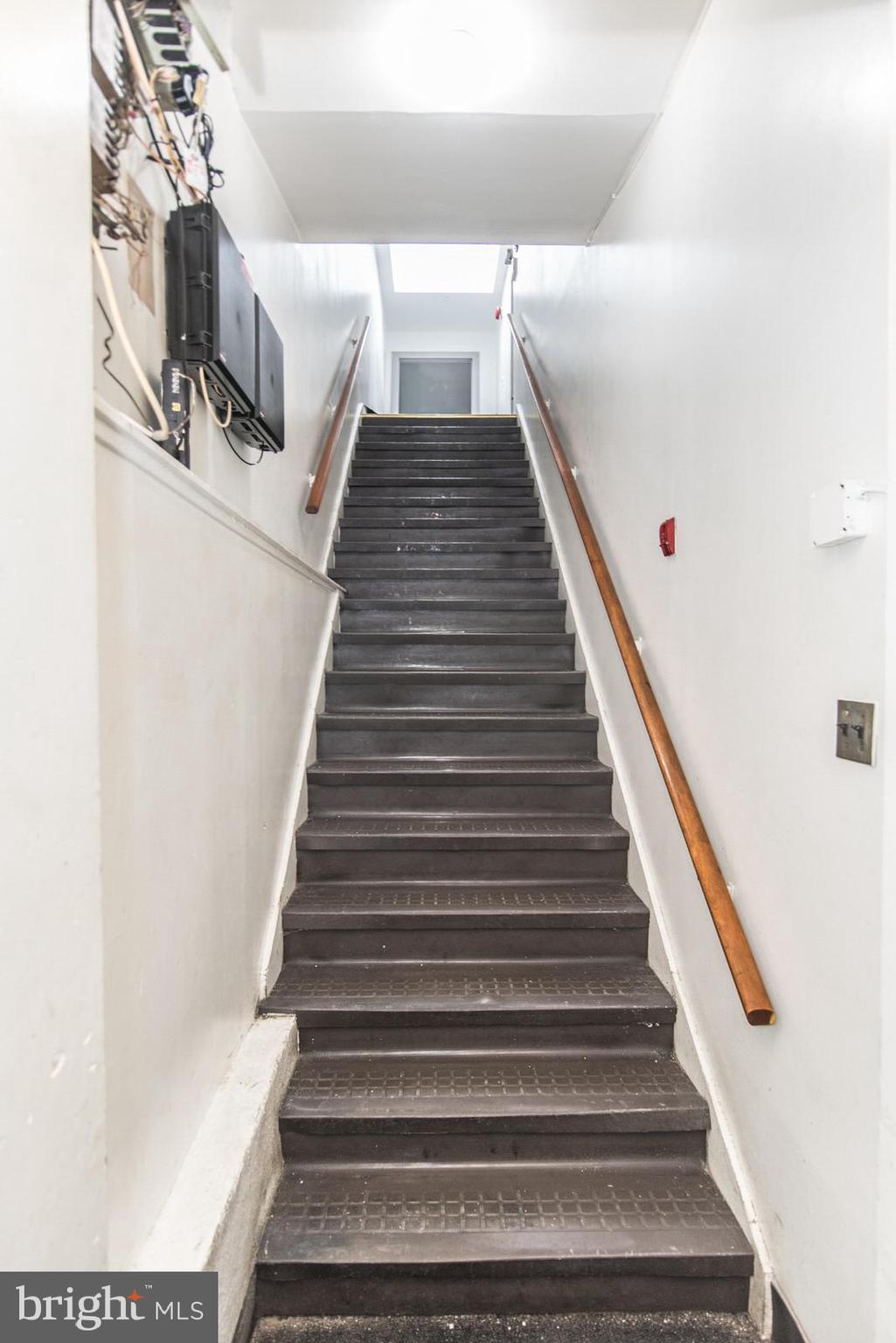 MAYFAIR - Commercial Sale