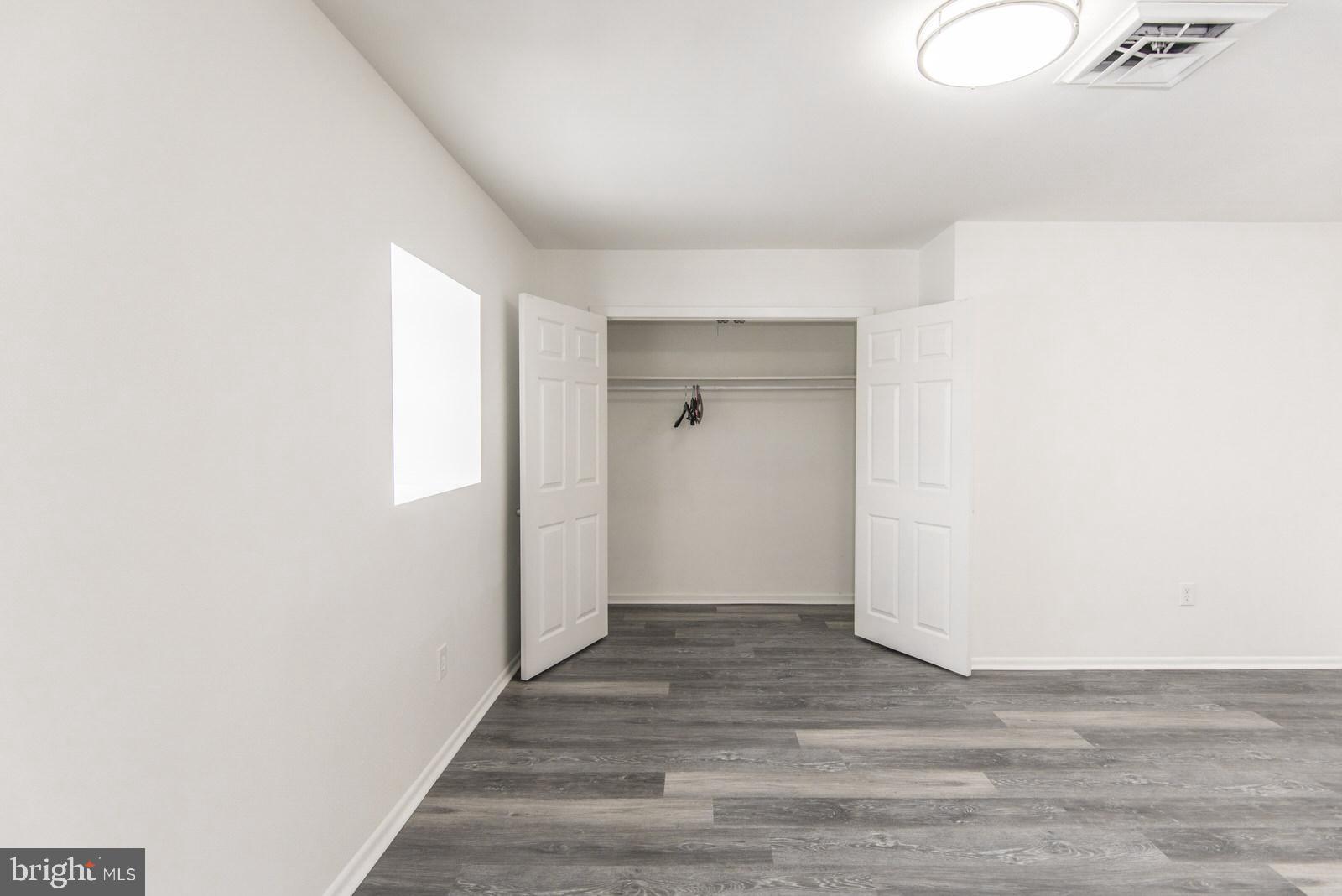 MAYFAIR - Commercial Sale