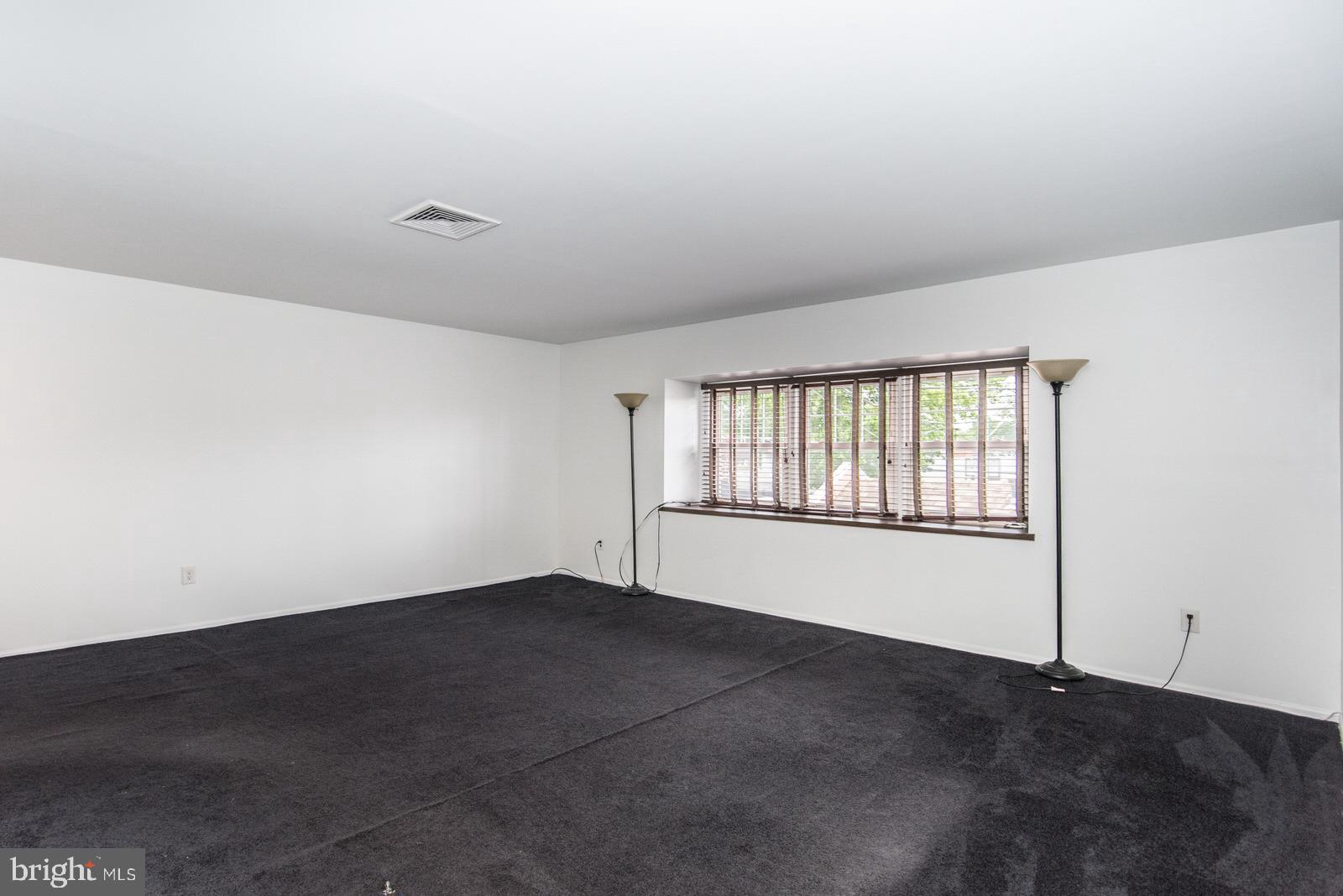 MAYFAIR - Commercial Sale