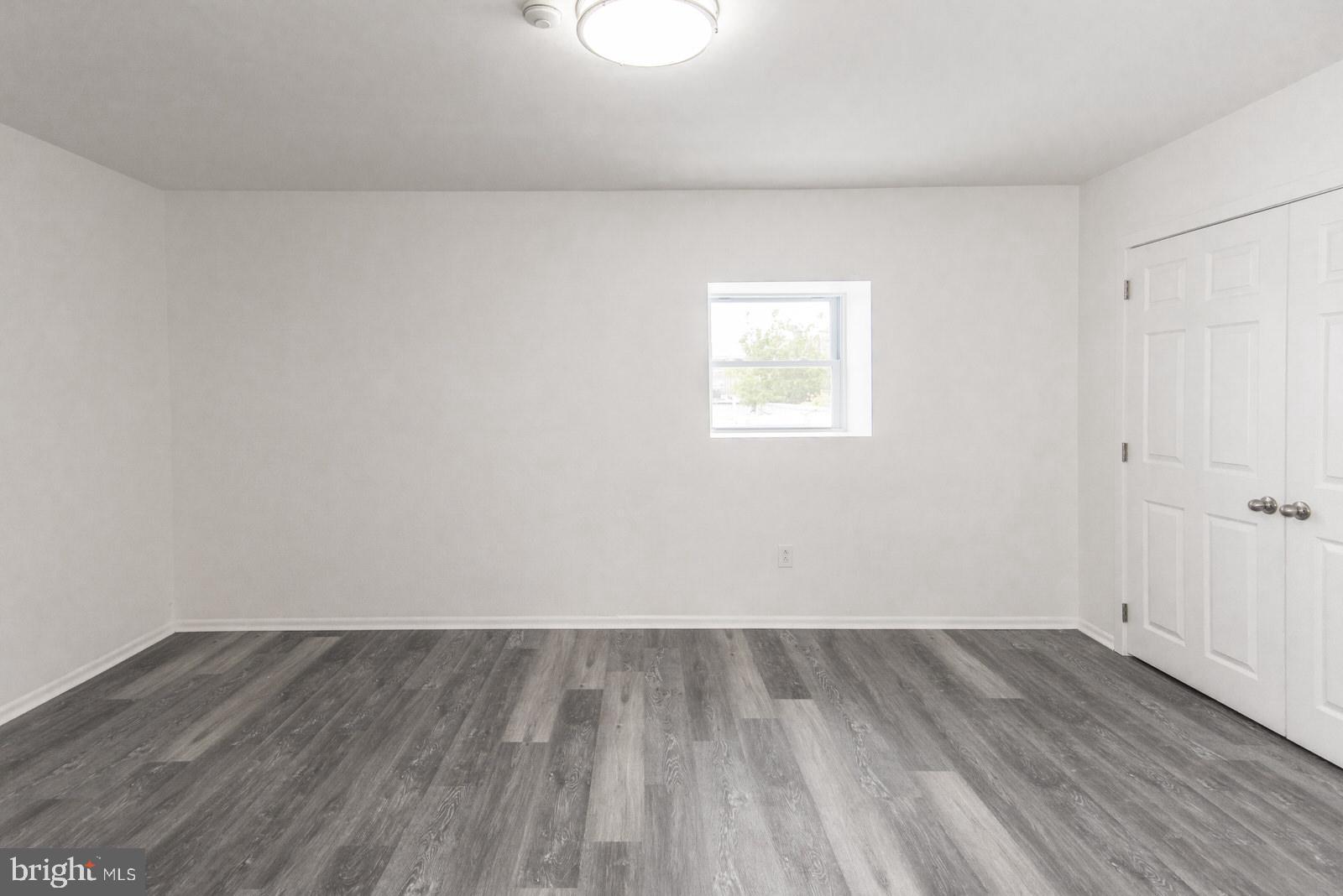 MAYFAIR - Commercial Sale