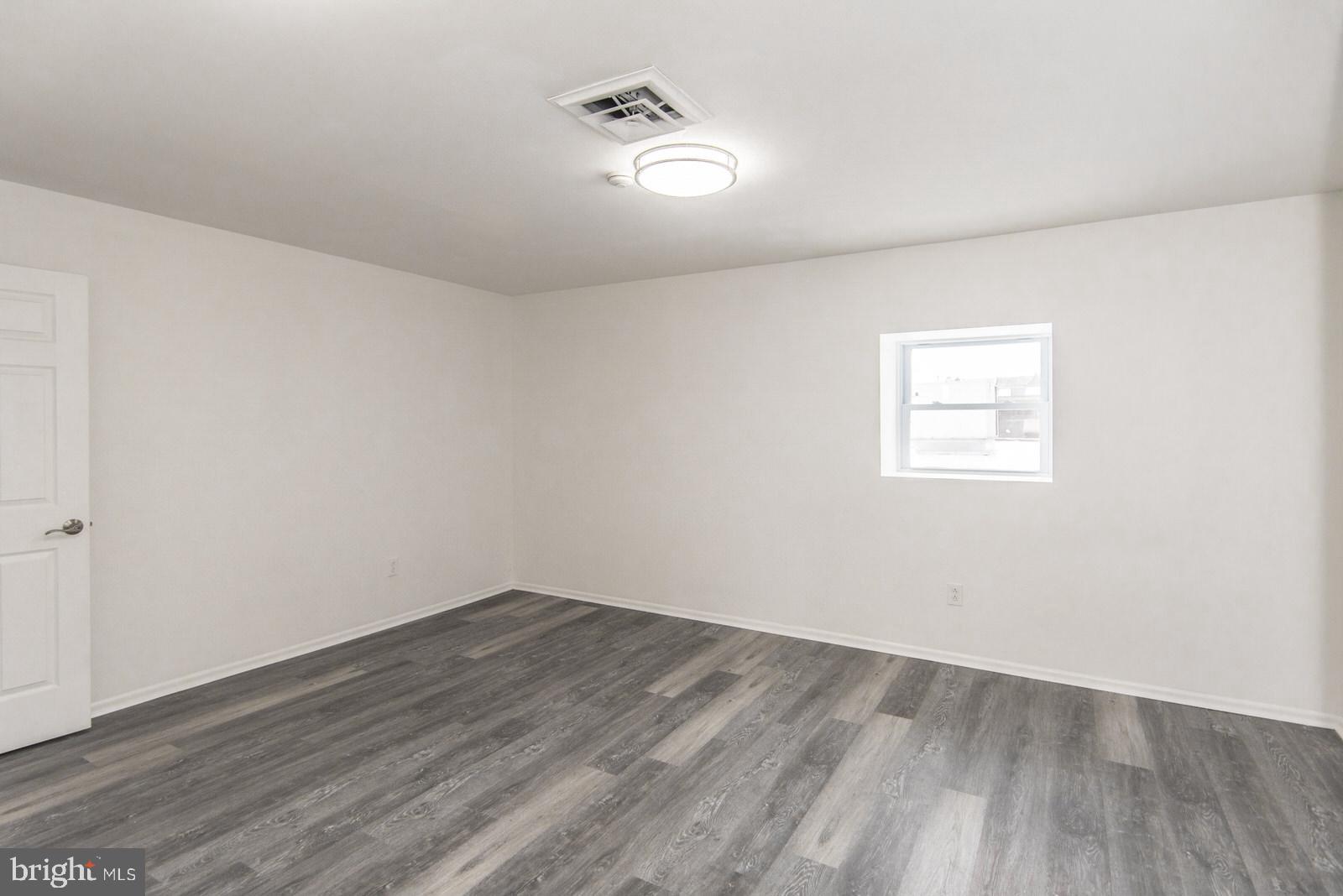 MAYFAIR - Commercial Sale