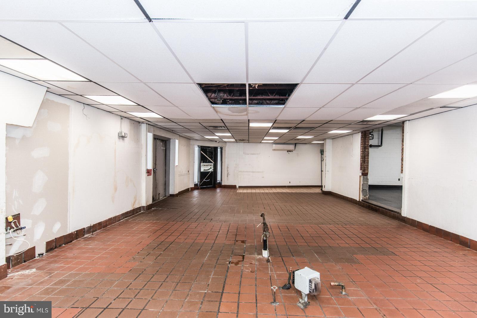 MAYFAIR - Commercial Sale
