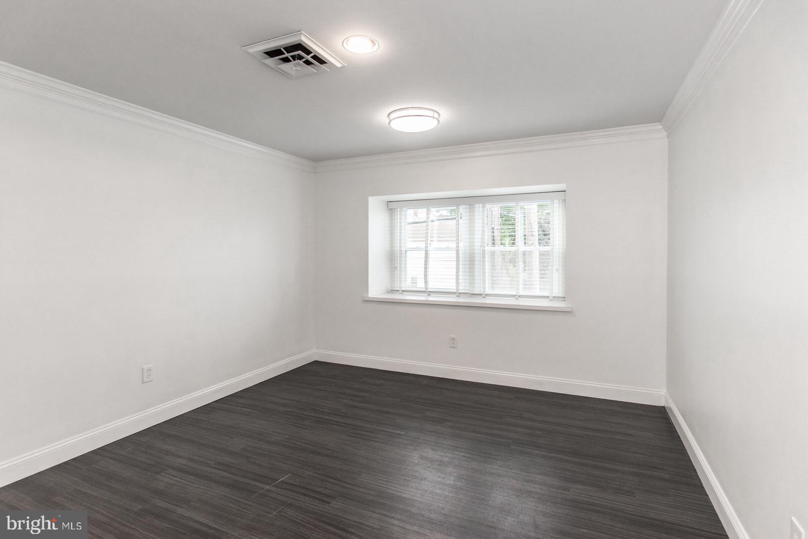 MAYFAIR - Commercial Sale