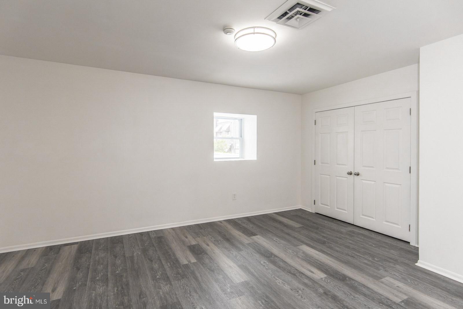 MAYFAIR - Commercial Sale