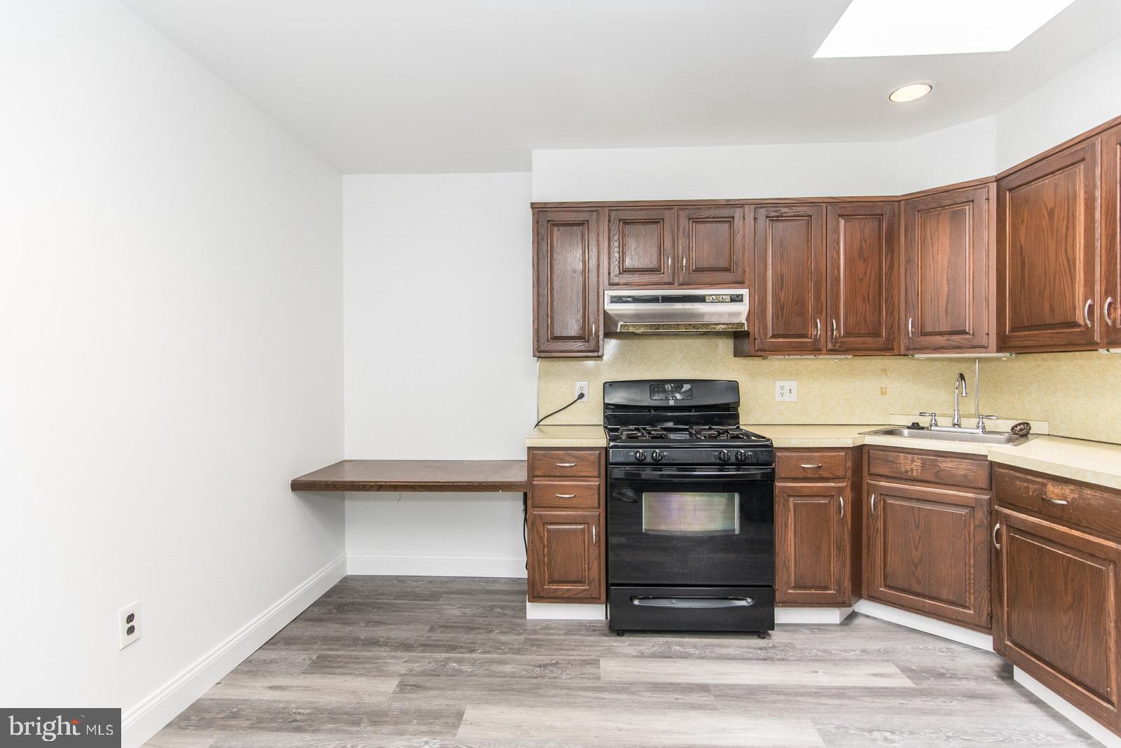 MAYFAIR - Commercial Sale