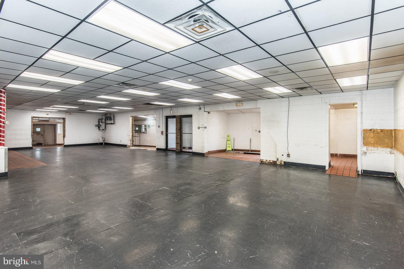 MAYFAIR - Commercial Sale