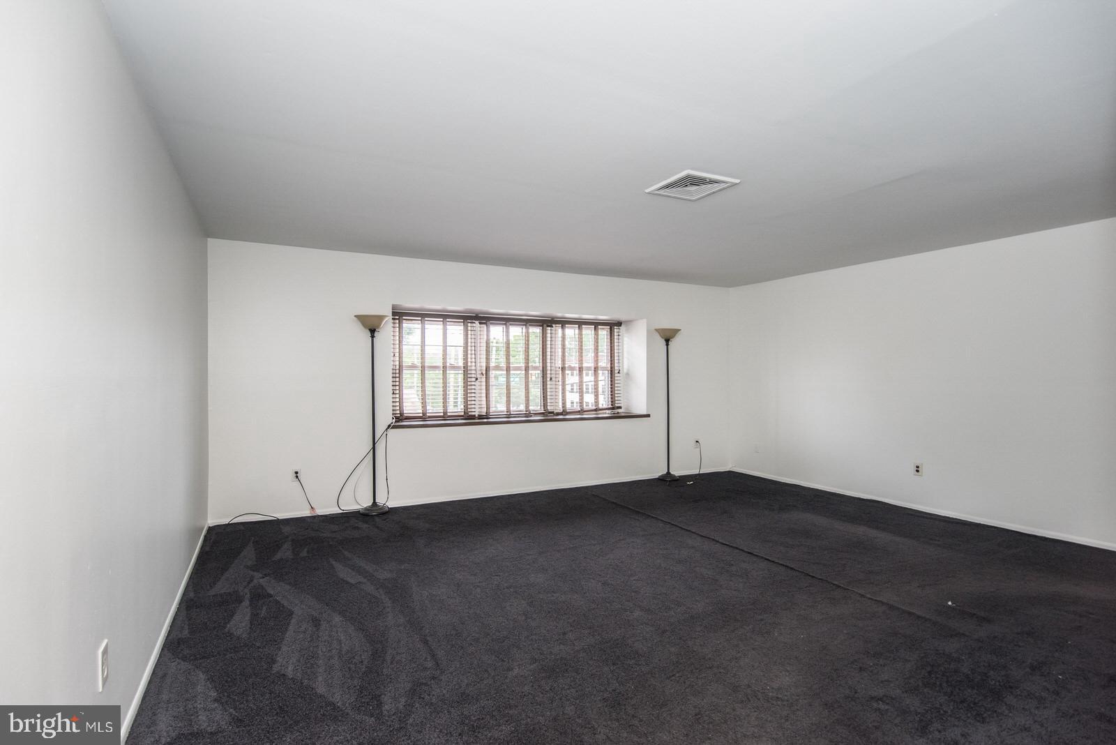 MAYFAIR - Commercial Sale