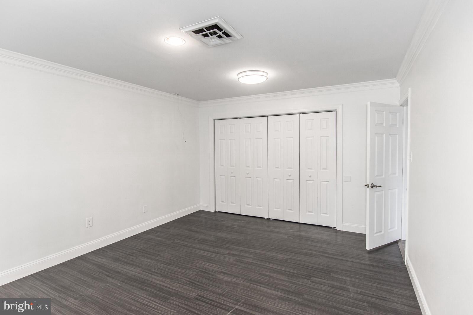 MAYFAIR - Commercial Sale