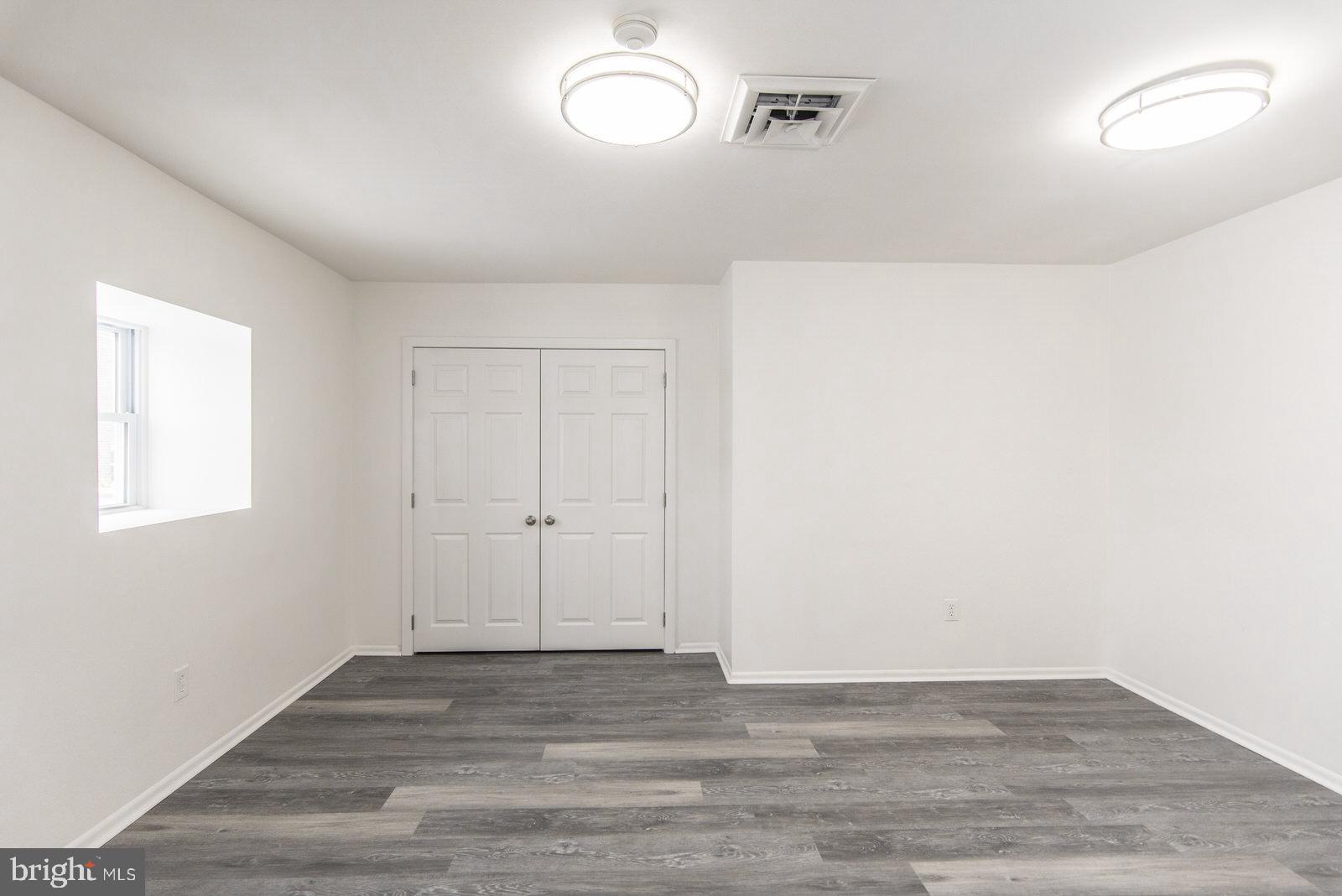 MAYFAIR - Commercial Sale