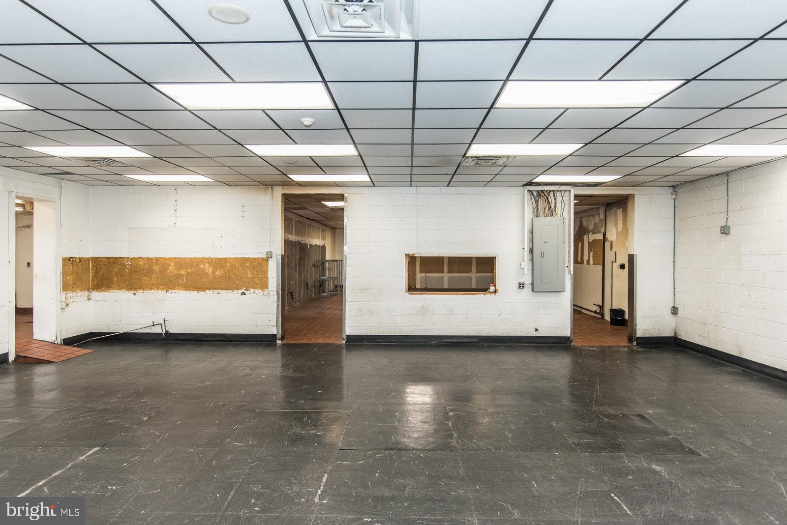 MAYFAIR - Commercial Sale