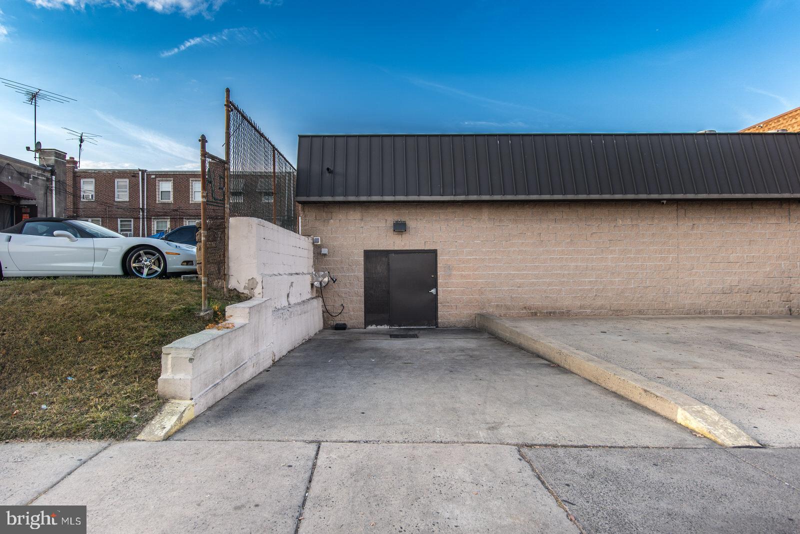 MAYFAIR - Commercial Sale