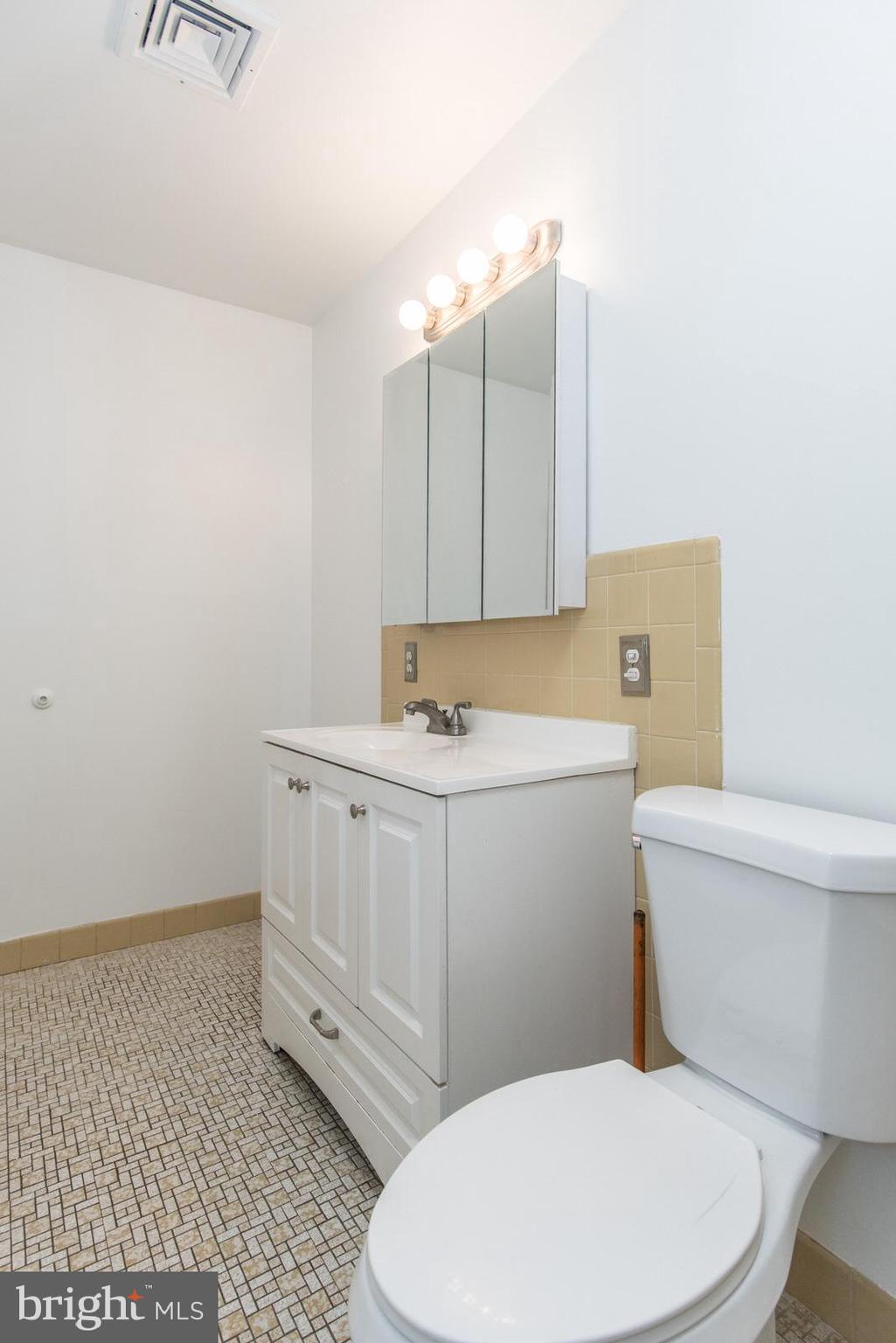 MAYFAIR - Commercial Sale