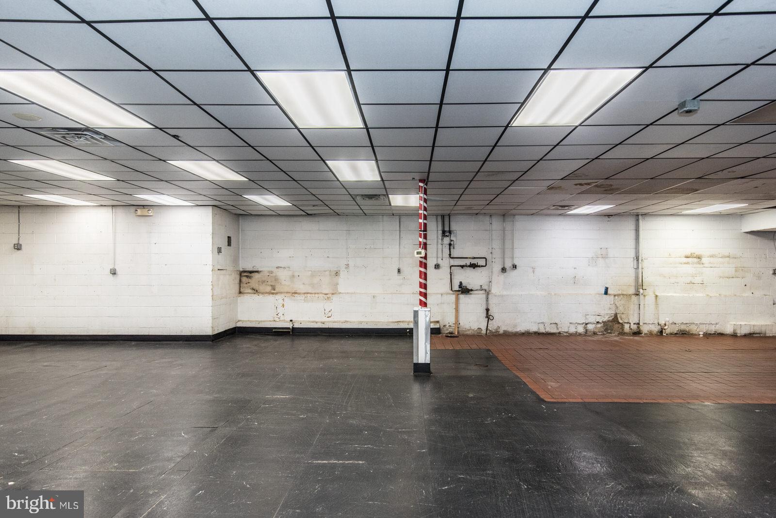 MAYFAIR - Commercial Sale