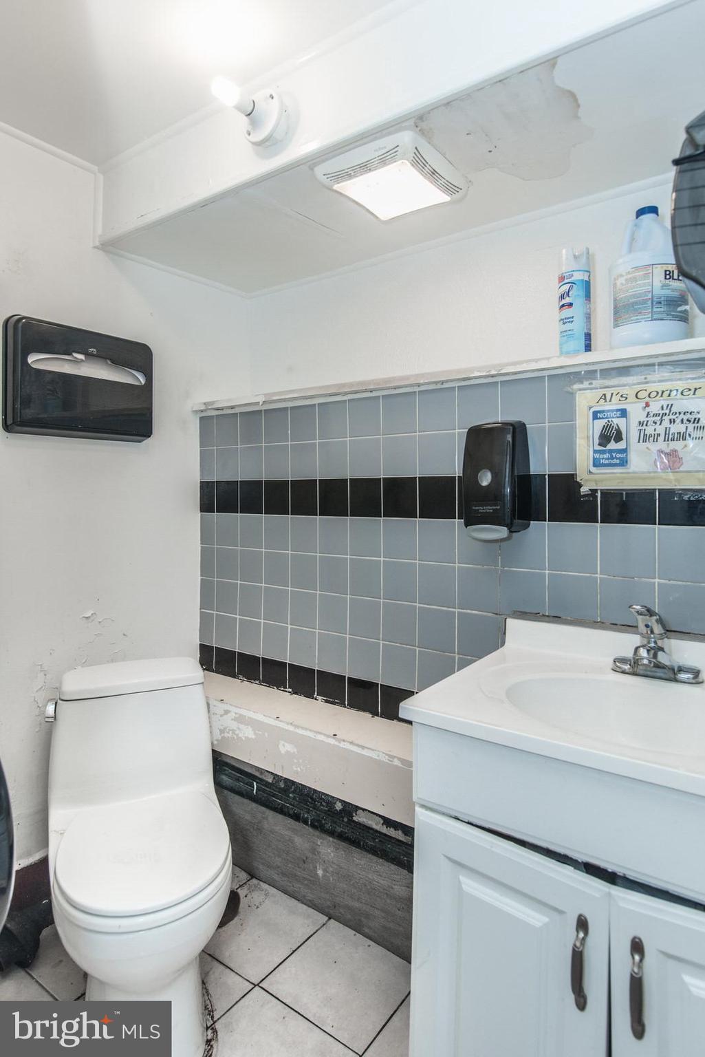 MAYFAIR - Commercial Sale