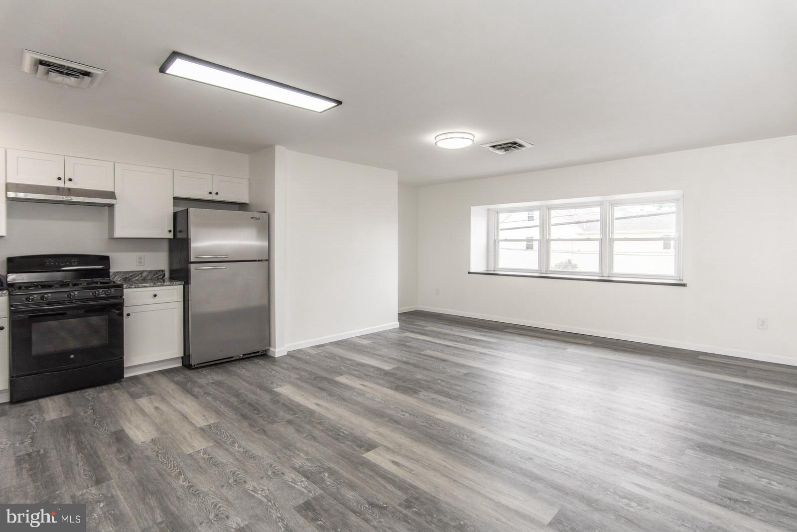 MAYFAIR - Commercial Sale