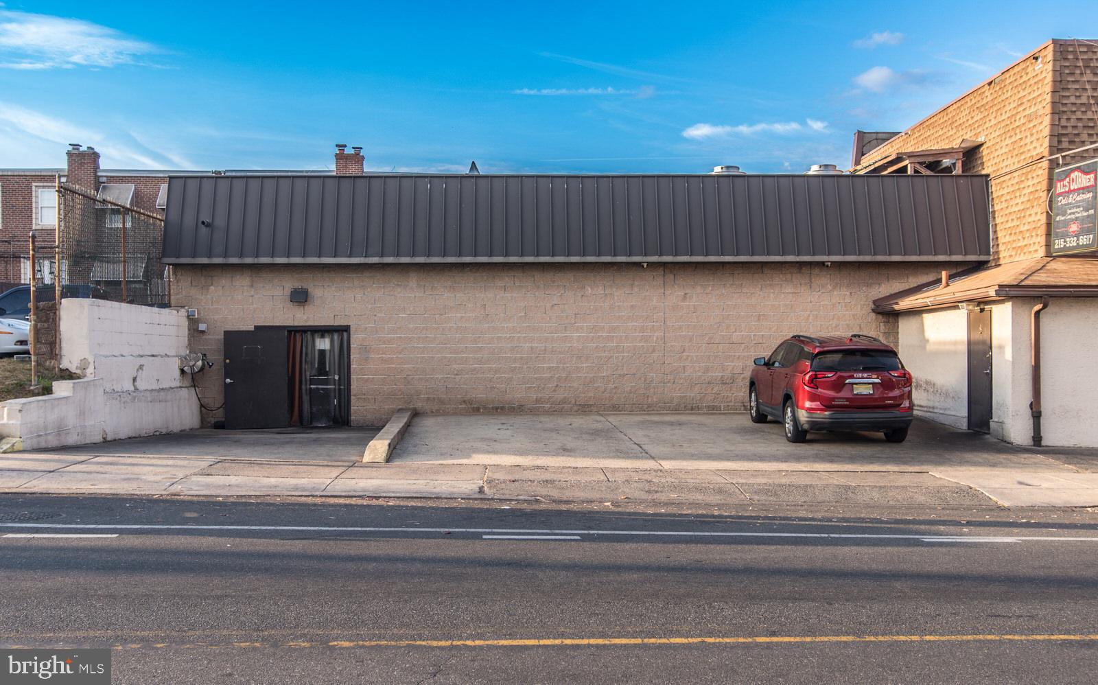 MAYFAIR - Commercial Sale