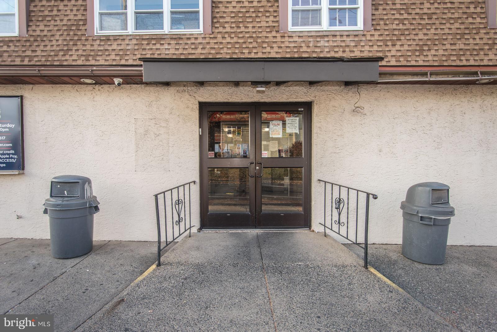 MAYFAIR - Commercial Sale