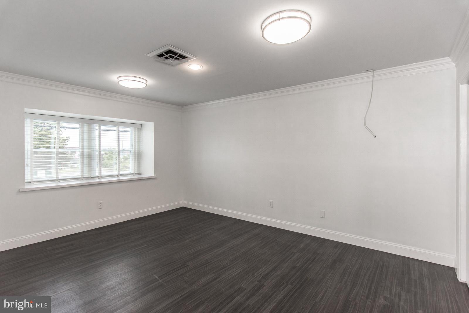 MAYFAIR - Commercial Sale