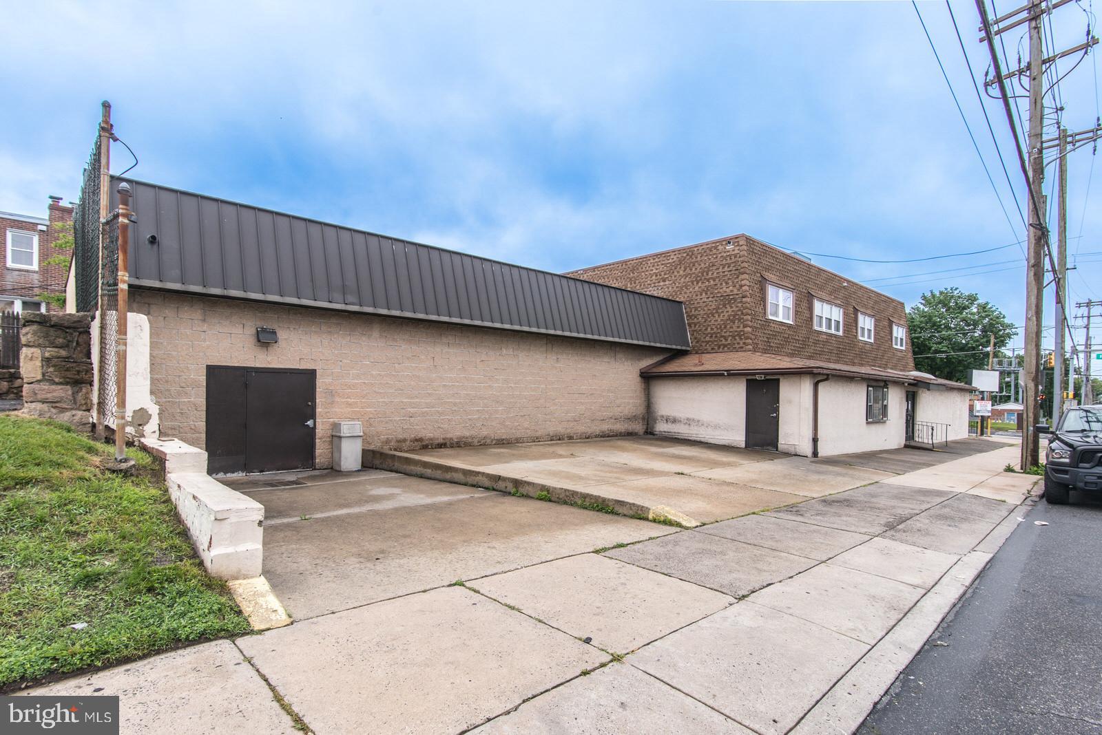 MAYFAIR - Commercial Sale