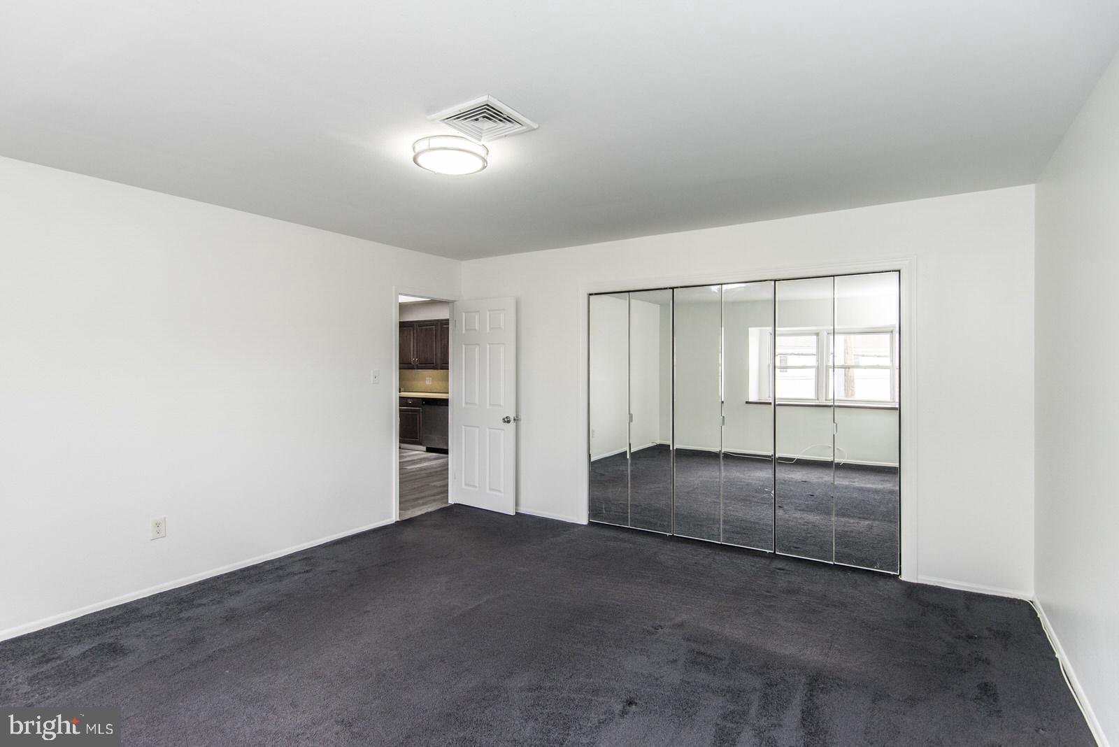 MAYFAIR - Commercial Sale