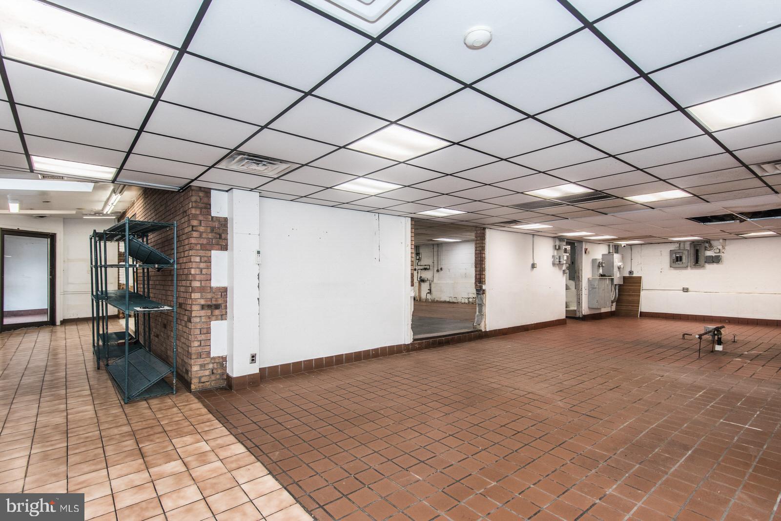 MAYFAIR - Commercial Sale