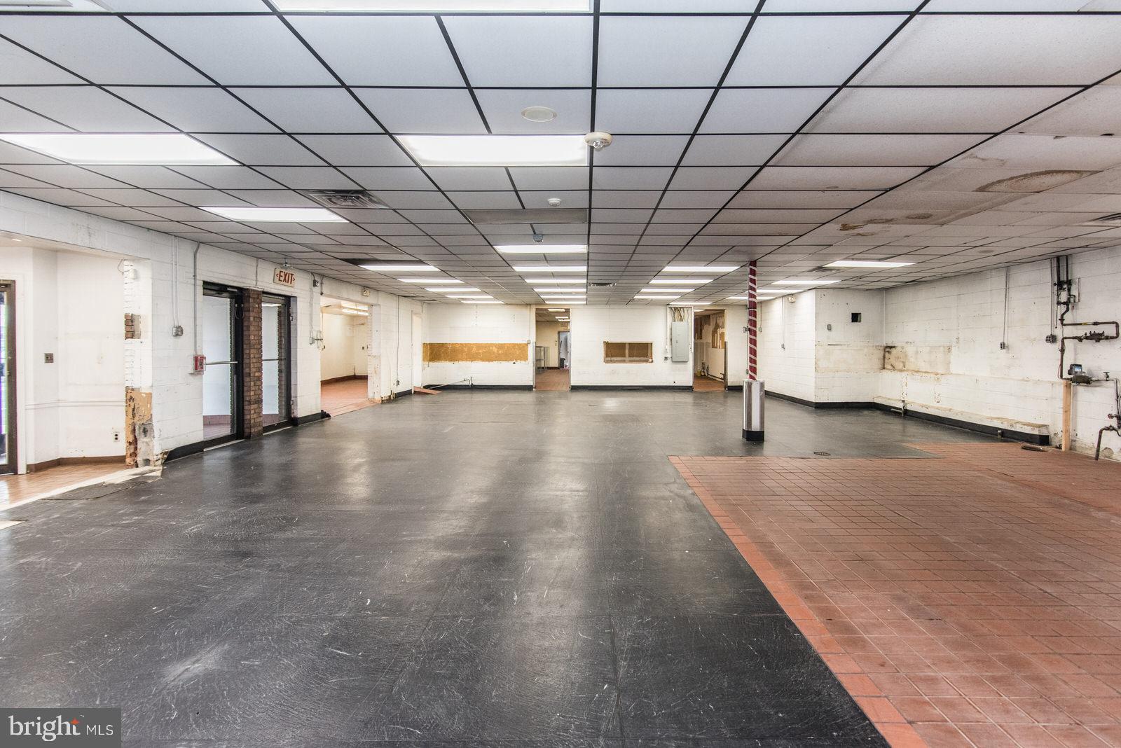 MAYFAIR - Commercial Sale
