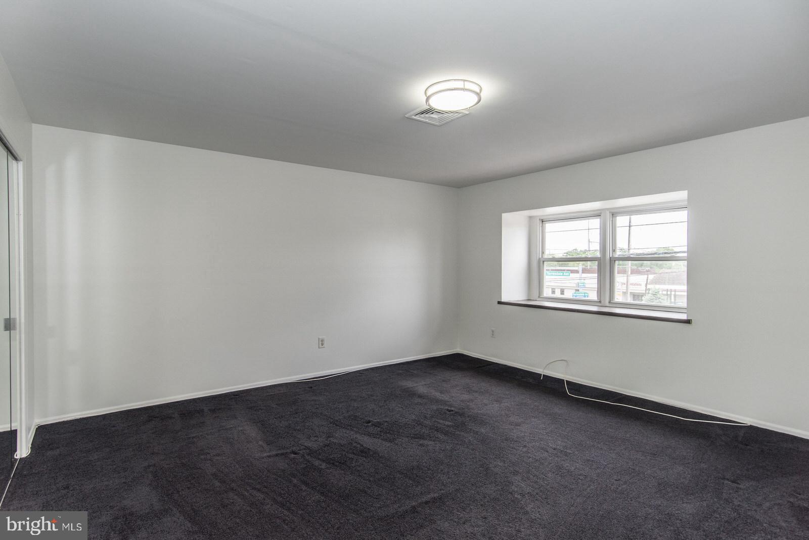 MAYFAIR - Commercial Sale