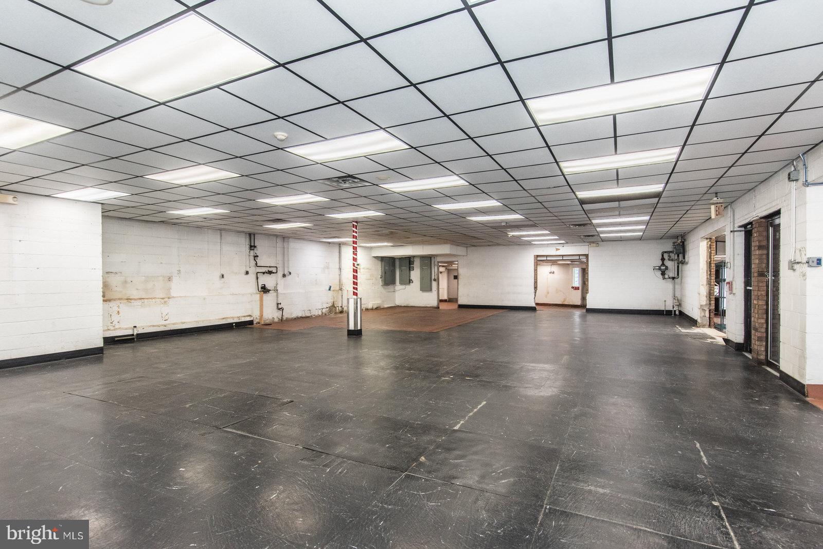 MAYFAIR - Commercial Sale