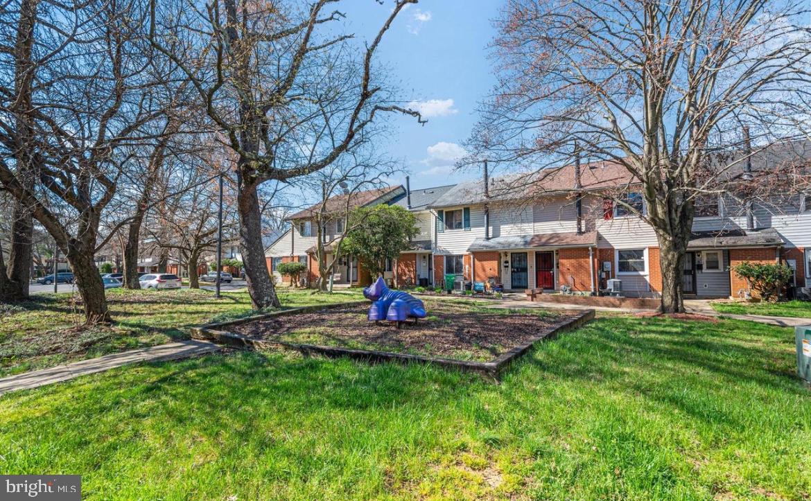 GLASSMANOR - Residential Lease