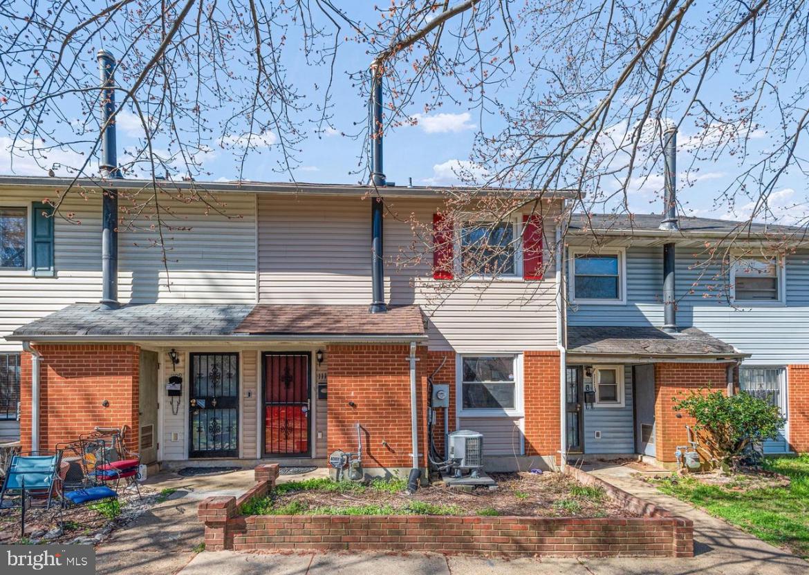 **Charming 3-Bedroom Home in Oxon Hill, MD**
Welcome to your new home in the heart of Oxon Hill, Maryland! This delightful 3-bedroom, 1.5-bathroom property offers a perfect blend of comfort, convenience, and style. Nestled in a friendly neighborhood, this home is ideal for families, professionals, and anyone looking to enjoy the vibrant lifestyle that Oxon Hill has to offer.
**Property Features:**
- **Spacious Living:** Enjoy a bright and airy living room that flows seamlessly into the dining area, perfect for entertaining guests or cozy family dinners.
- **Modern Kitchen:** The well-appointed kitchen features updated appliances, ample counter space, and plenty of storage, making meal prep a breeze.
- **Three Bedrooms:** Each bedroom offers generous space, natural light, and ample closet storage.
- **Bathrooms:** A full bathroom with modern fixtures serves the main living area, while a convenient half-bath is perfect for guests.
- **Outdoor Space:** The property includes a well-maintained yard, ideal for outdoor activities and relaxation.
- **Parking:** Off-street parking is available for your convenience.
**Location Highlights:**
- **National Harbor:** Just a short drive away, enjoy dining, shopping, and entertainment at the vibrant National Harbor.
- **MGM National Harbor:** Experience world-class entertainment, gaming, and fine dining at the nearby MGM Casino.
- **Tanger Outlets:** Shop your favorite brands at discounted prices at the Tanger Outlets, located just minutes from your doorstep.
- **Washington, D.C.:** Easy access to the nation's capital allows you to explore historic sites, museums, and cultural attractions within a short commute.
- **Recreational Facilities:** Enjoy the great outdoors with nearby parks, trails, and the scenic Potomac River.
- **Convenient Commuting:** Close proximity to major highways (I-495, I-295) and public transportation options make commuting to work or exploring the area effortless.
Don’t miss out on this fantastic opportunity to rent a home in one of Oxon Hill’s most sought-after locations. Schedule a viewing today and experience all that this charming property and its prime location have to offer! Vouchers are accepted