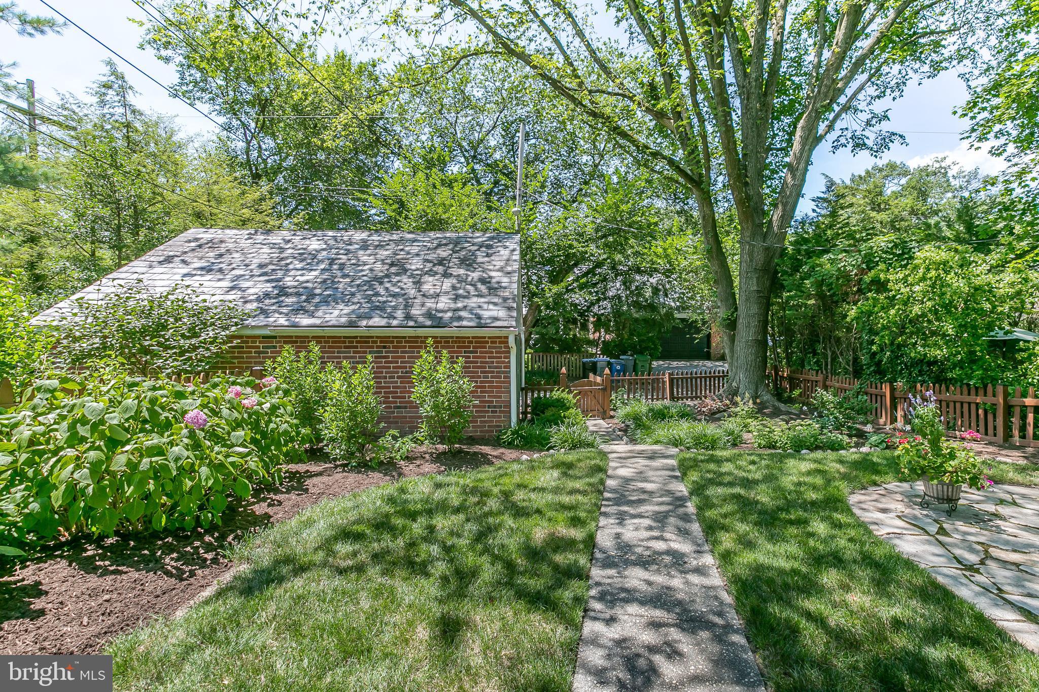 GREATER HOMELAND HISTORIC DISTRICT - Residential