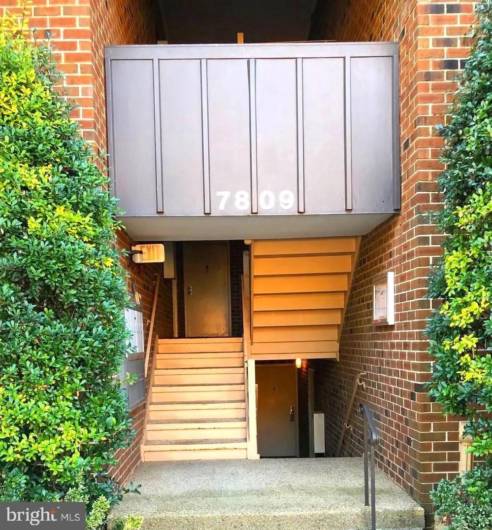 HERITAGE COURT - Residential Lease