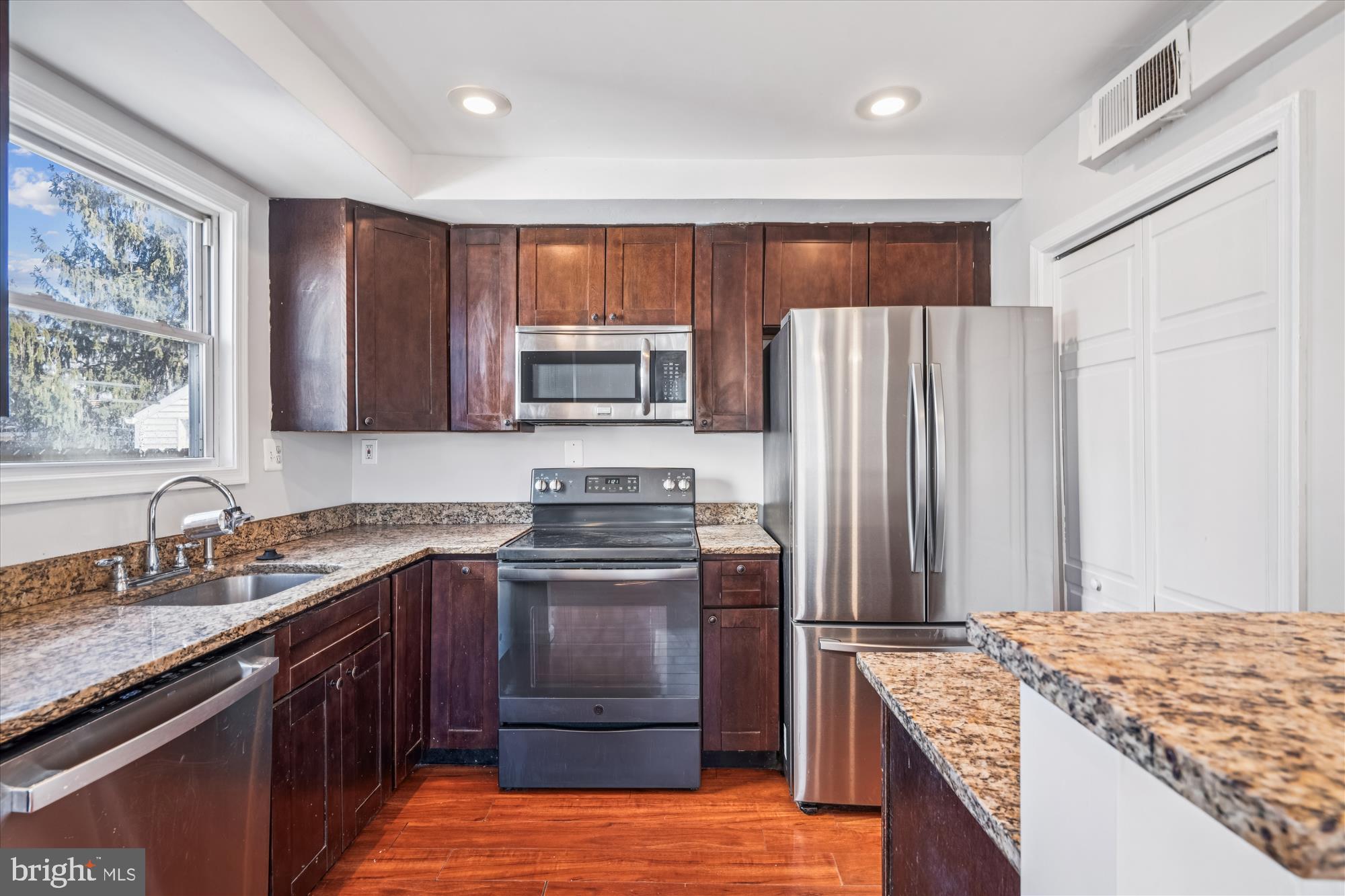 GREEN MEADOWS - Residential