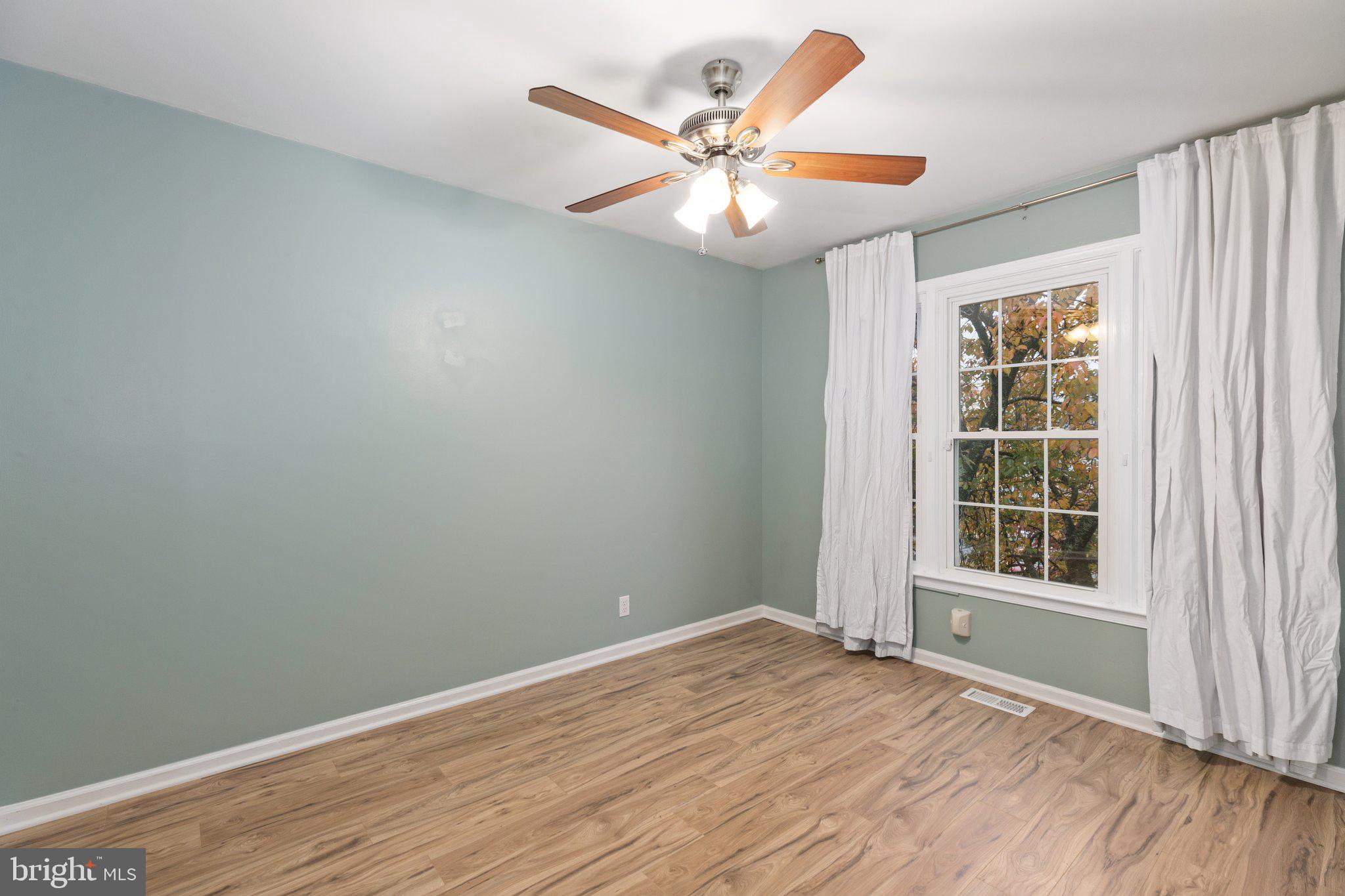 OAK SPRINGS - Residential Lease