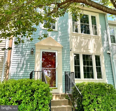729 Acorn Court, Warrenton, VA MLS: VAFQ2016556