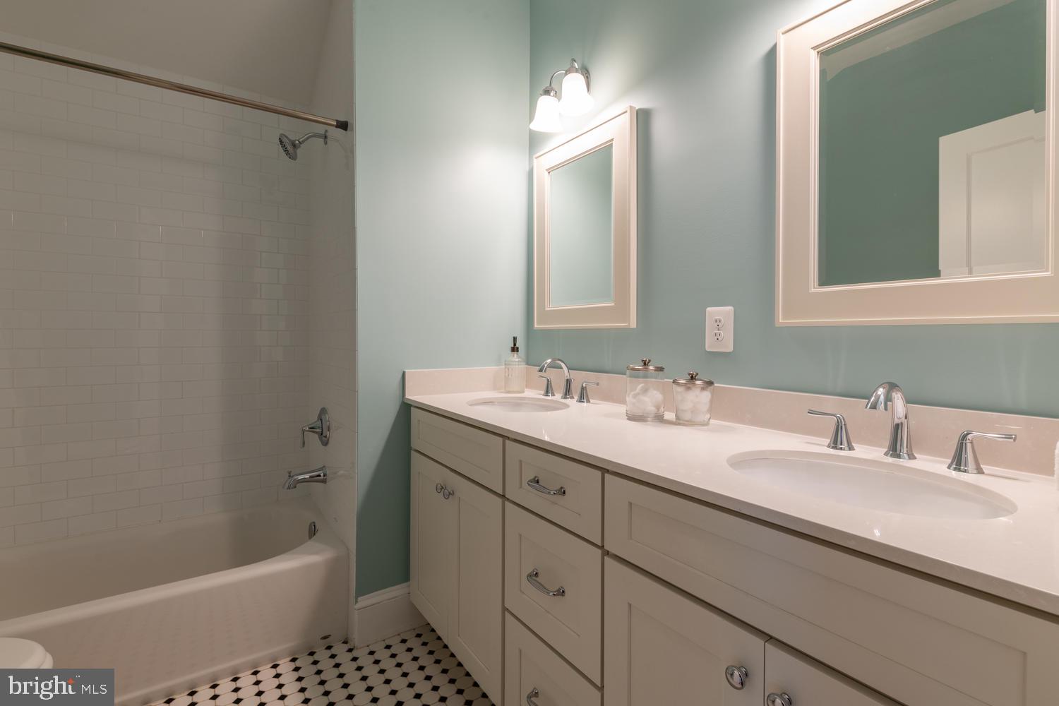 DEL RAY - Residential