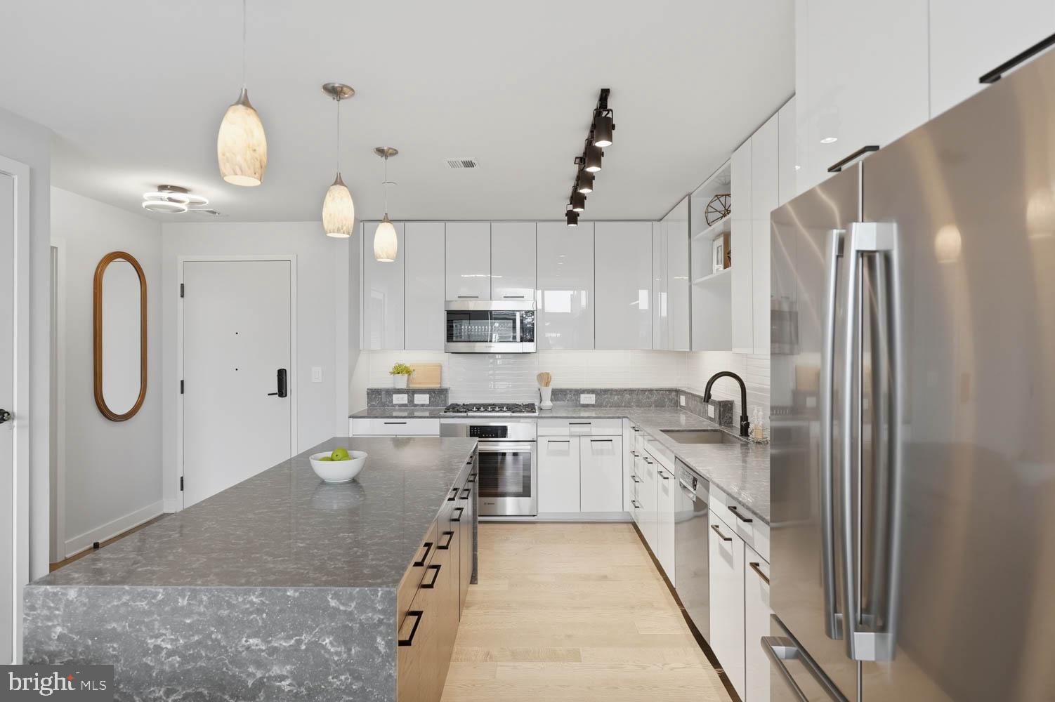 NAVY YARD - Residential