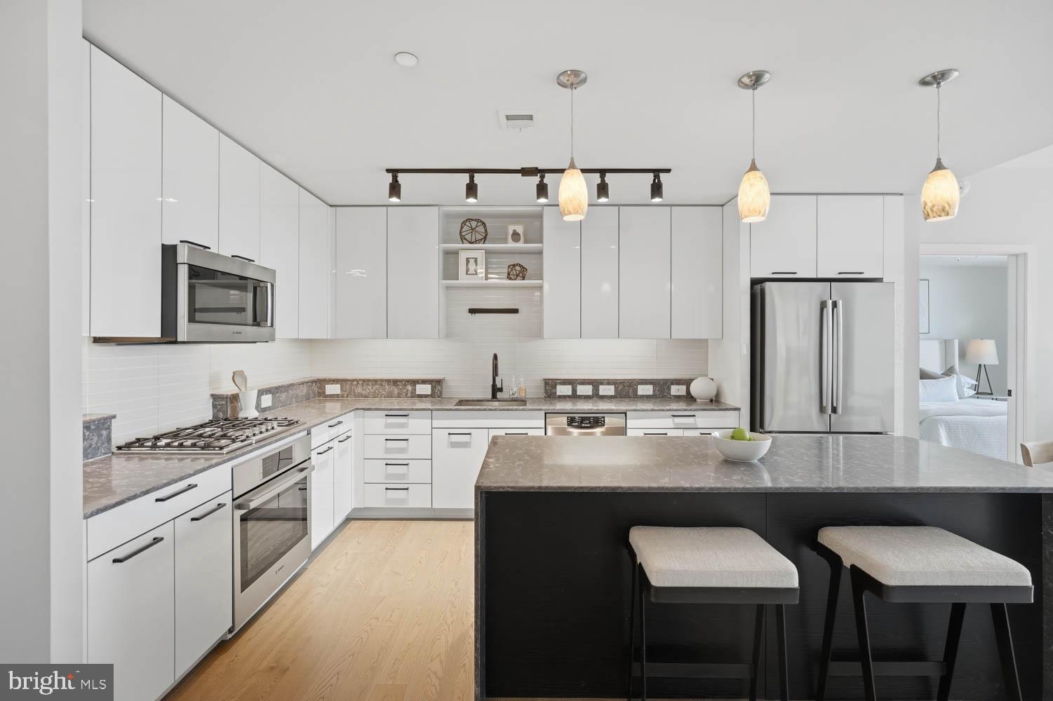 NAVY YARD - Residential